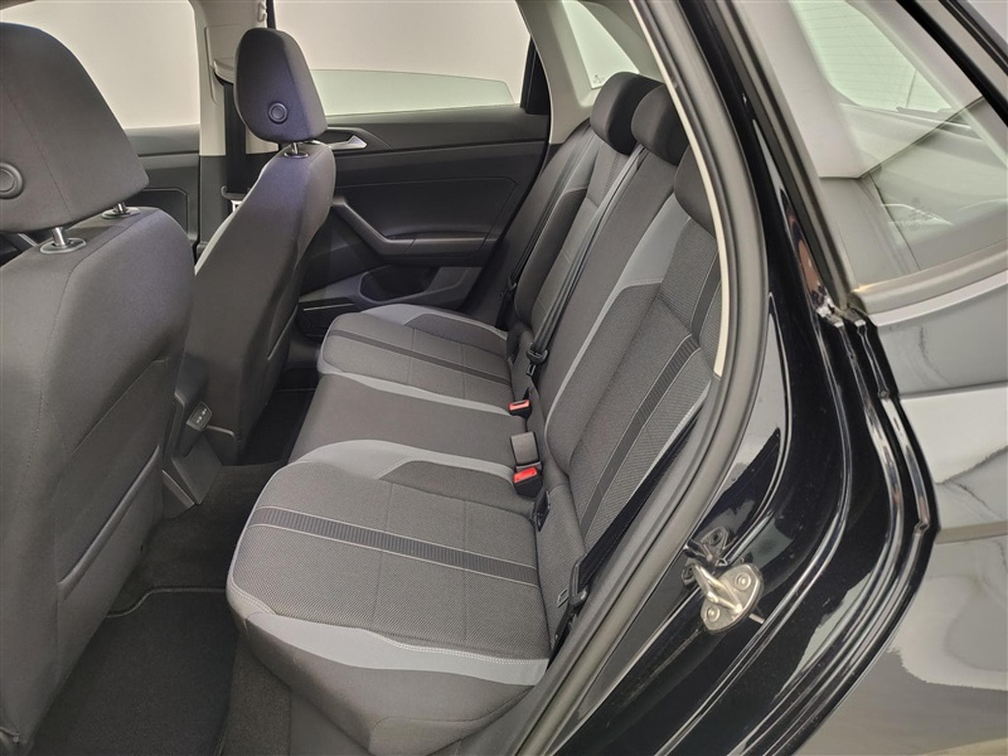 VW Polo 1.0 TSI 95Cv Style NAVI / CARPLAY / CAMERA / FULL LED (2022) - Photo 13