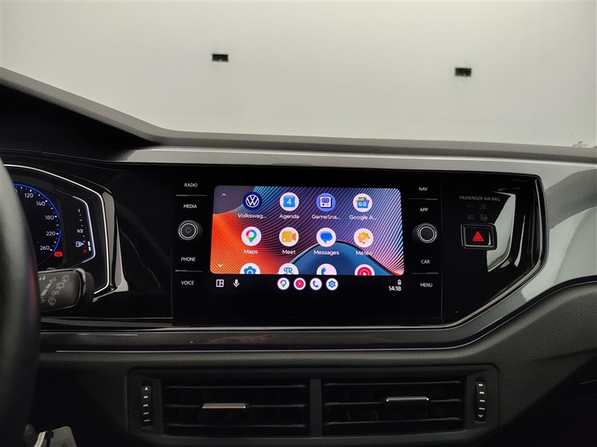 VW Polo 1.0 TSI 95Cv Style NAVI / CARPLAY / CAMERA / FULL LED (2022) - Photo 20