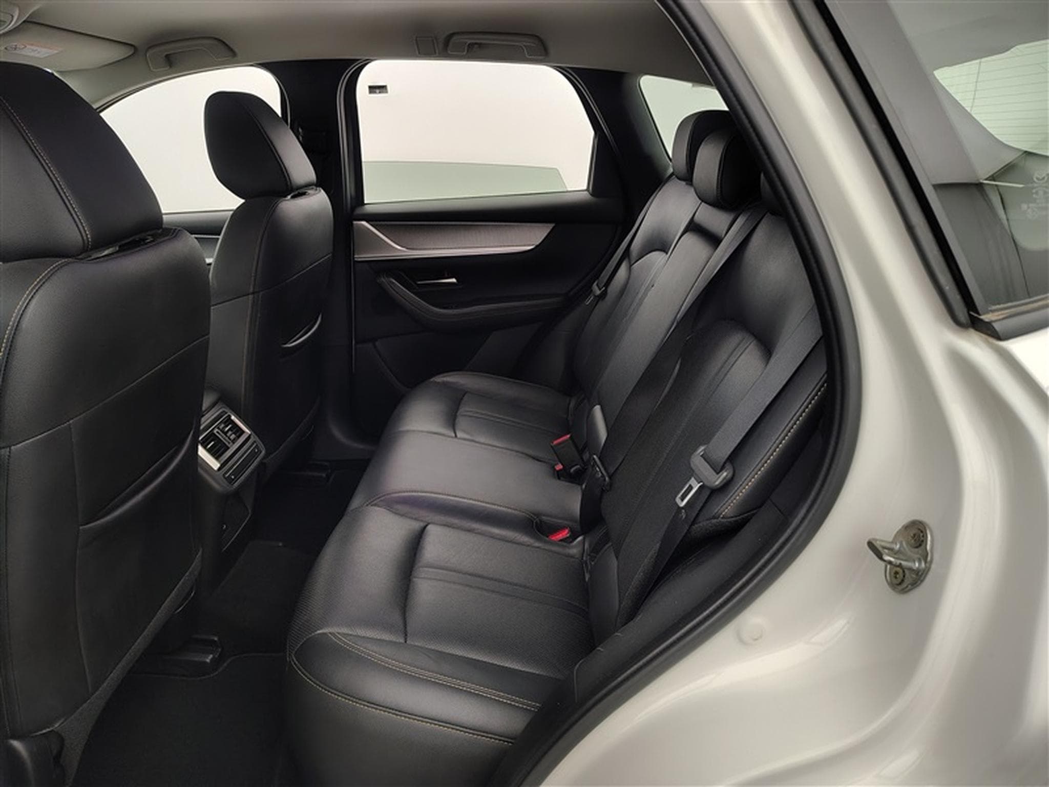 Mazda CX-60 E-SKYACTIV 327CH BVA HOMURA NAVI / CUIR / FULL LED (2023) - Photo 13