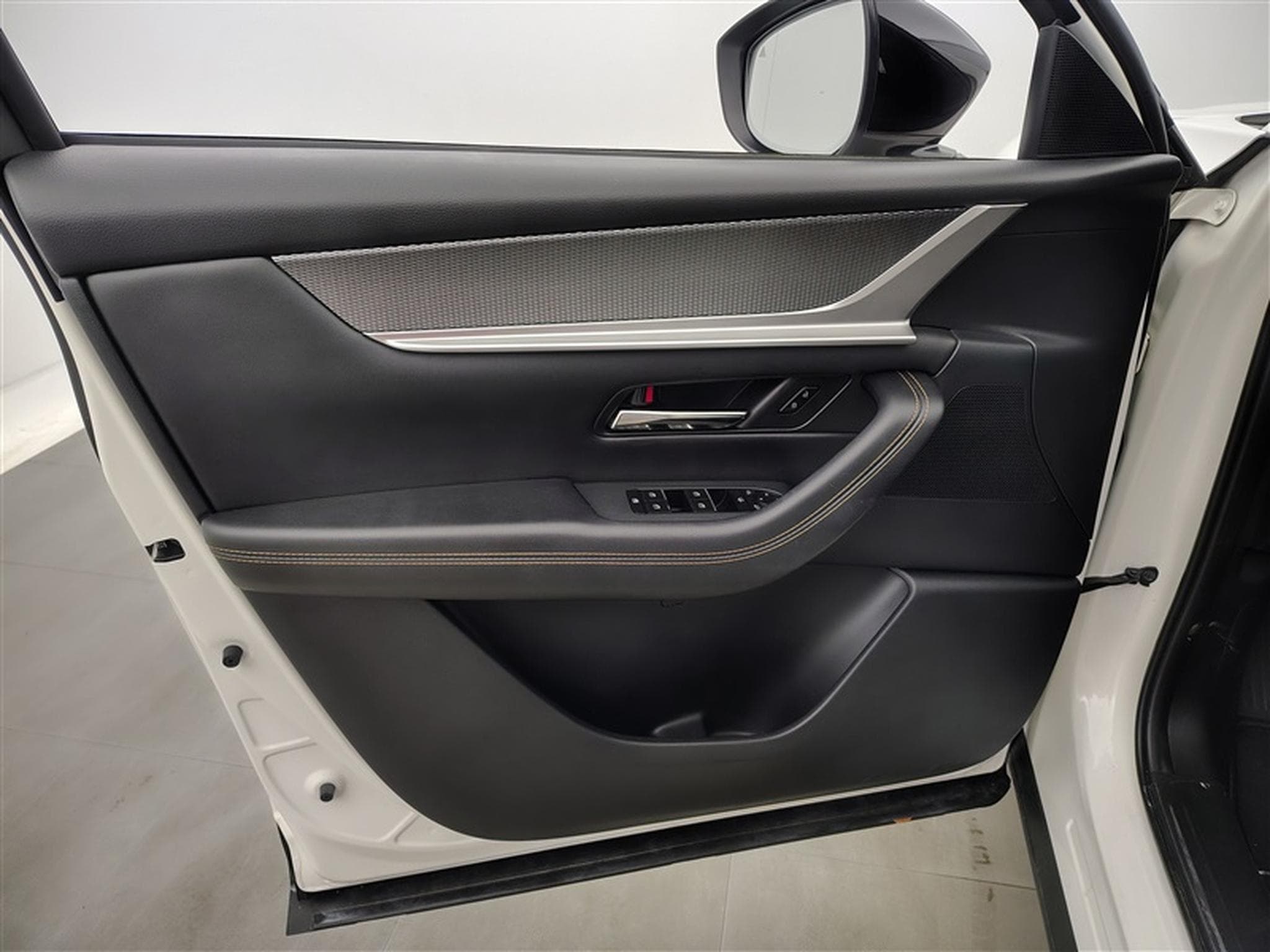 Mazda CX-60 E-SKYACTIV 327CH BVA HOMURA NAVI / CUIR / FULL LED (2023) - Photo 17