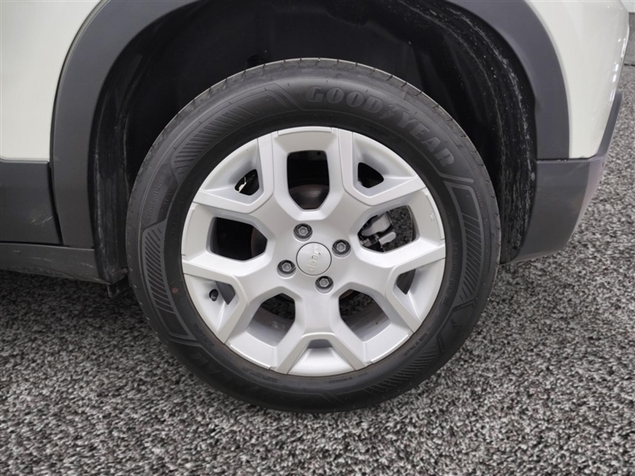 Jeep Avenger 1.2 Turbo 100cv Altitude NAVI / FULL LED / CUIR PARTIEL /CAM (2025) - Photo 9