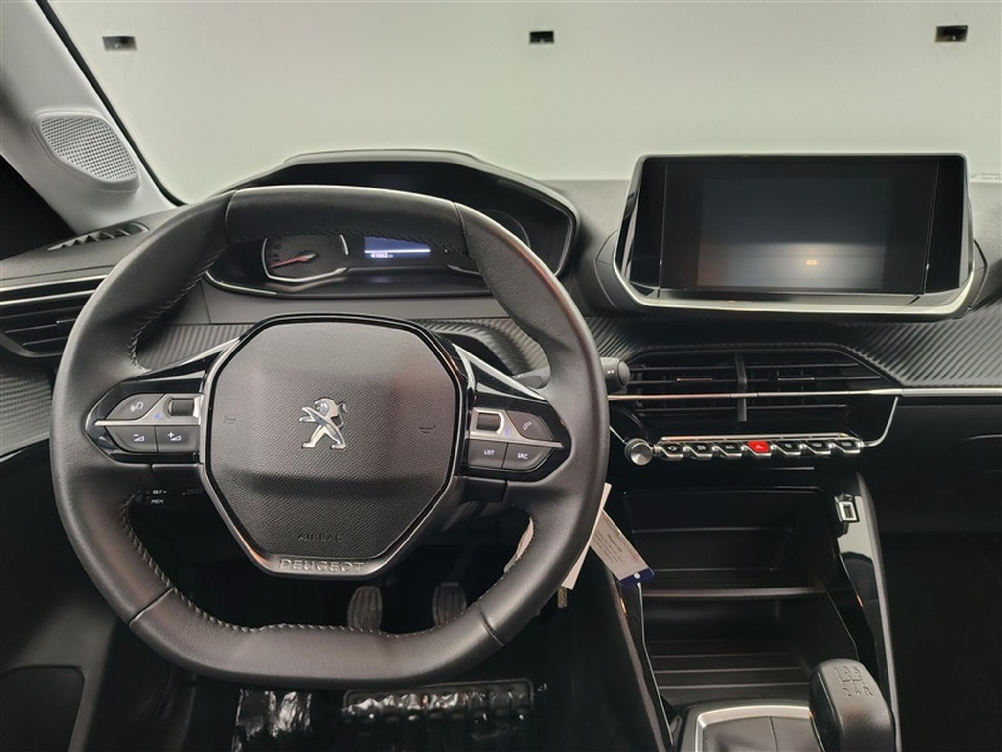 Peugeot 208 1.2i PureTech Active MIRRORLINK / PDC AR / JA 16" (2022) - Photo 9