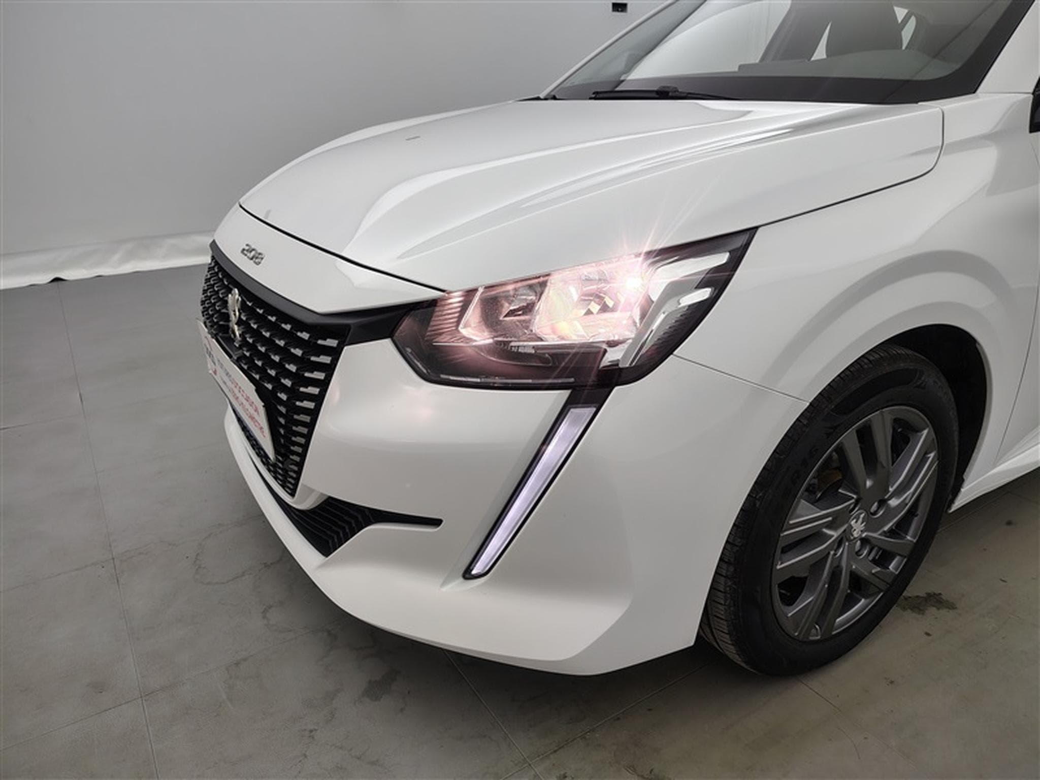 Peugeot 208 1.2i PureTech Active MIRRORLINK / PDC AR / JA 16" (2022) - Photo 15