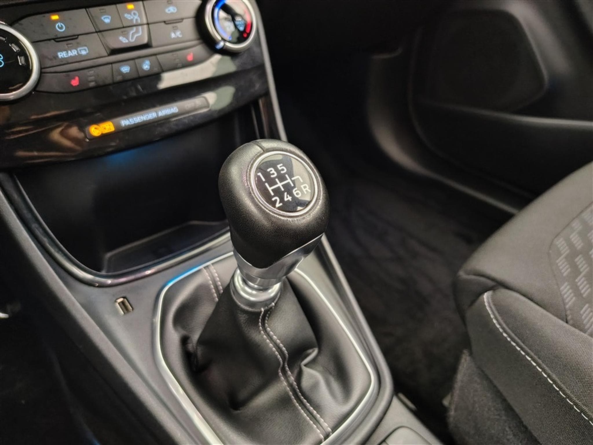 Ford Puma 1.0 EcoBoost mHEV Titanium (EU6d) (2023) - Photo 12