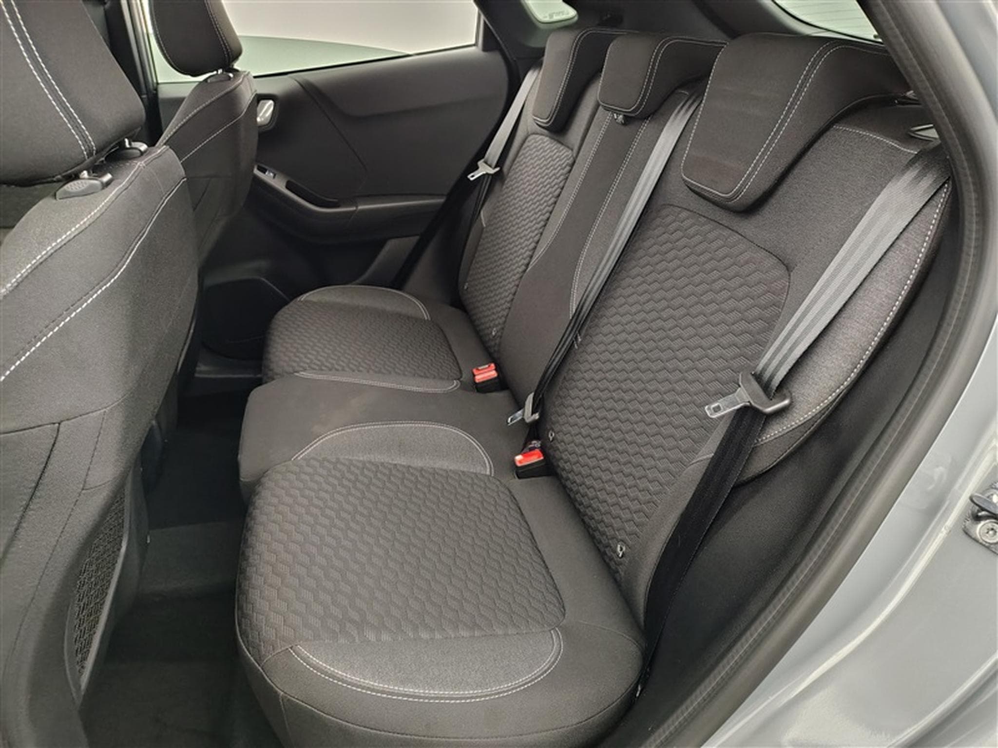 Ford Puma 1.0 EcoBoost mHEV Titanium (EU6d) (2023) - Photo 13