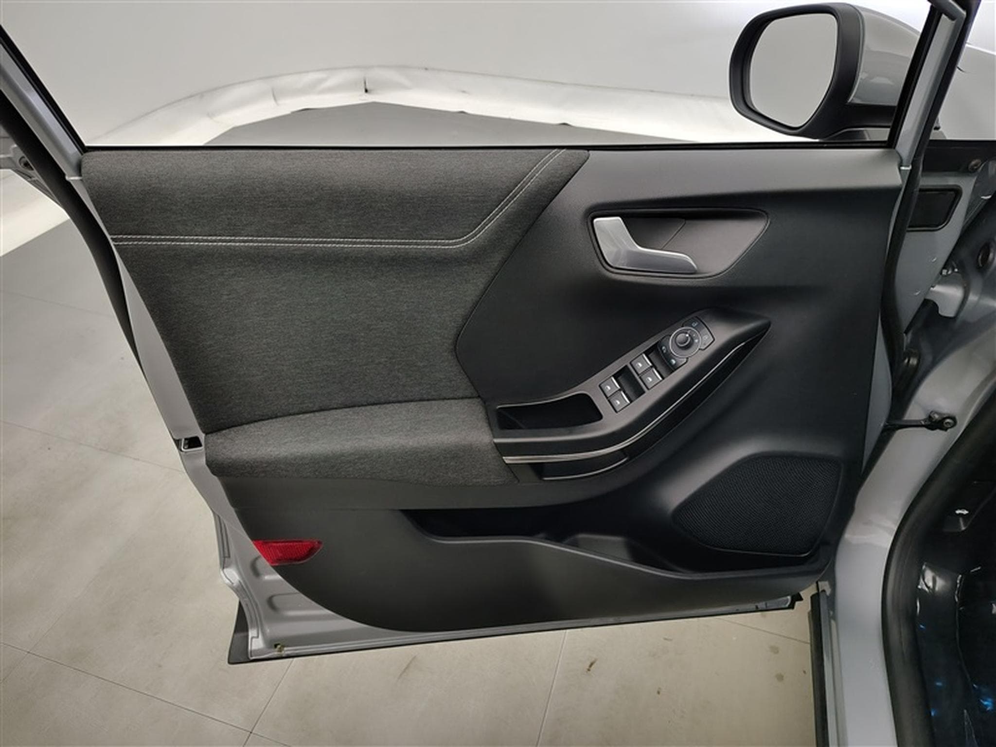 Ford Puma 1.0 EcoBoost mHEV Titanium (EU6d) (2023) - Photo 17