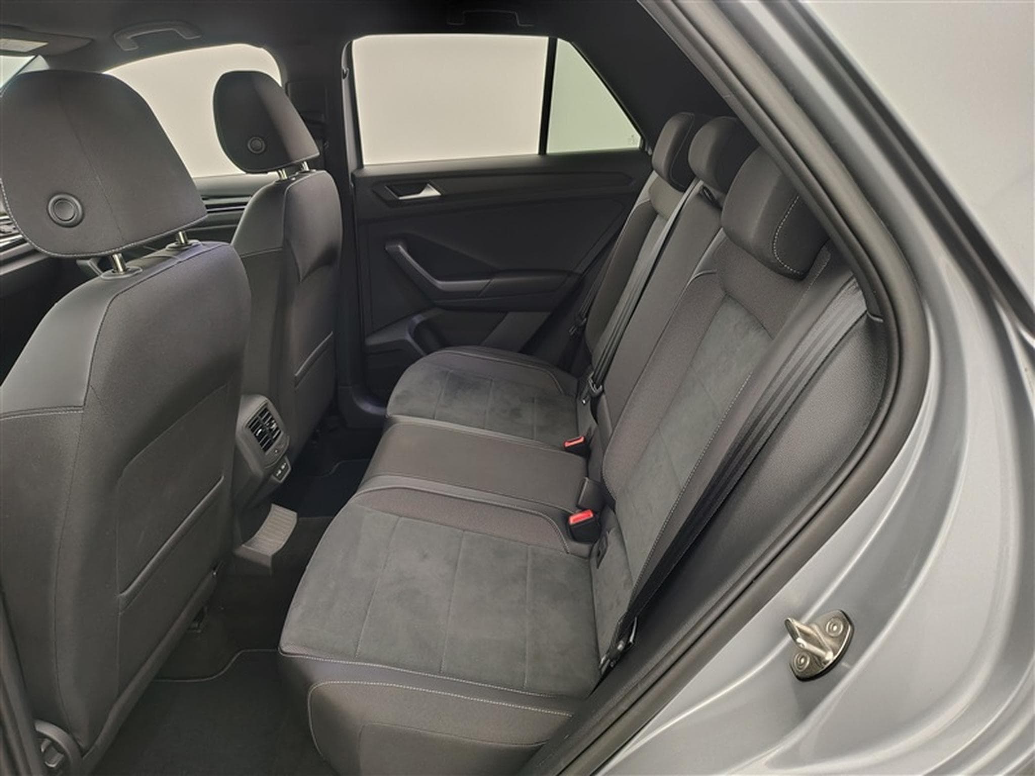 VW T-Roc 1.0 TSI 110Cv R-Line NAVI / CAMERA / FULL LED (2023) - Photo 13