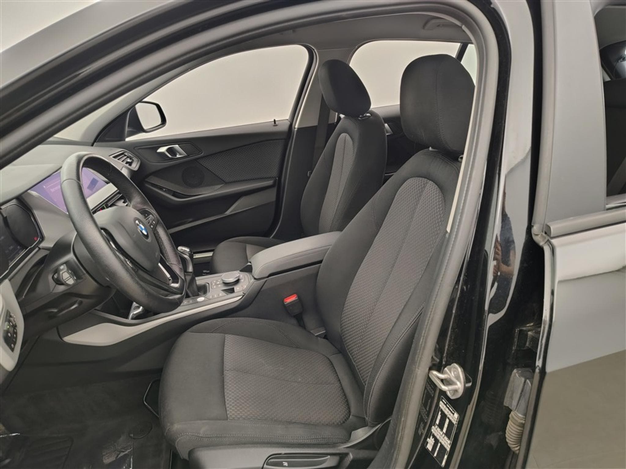 BMW 116 i NAVI / FULL LED / PDC AV-AR (2022) - Photo 7