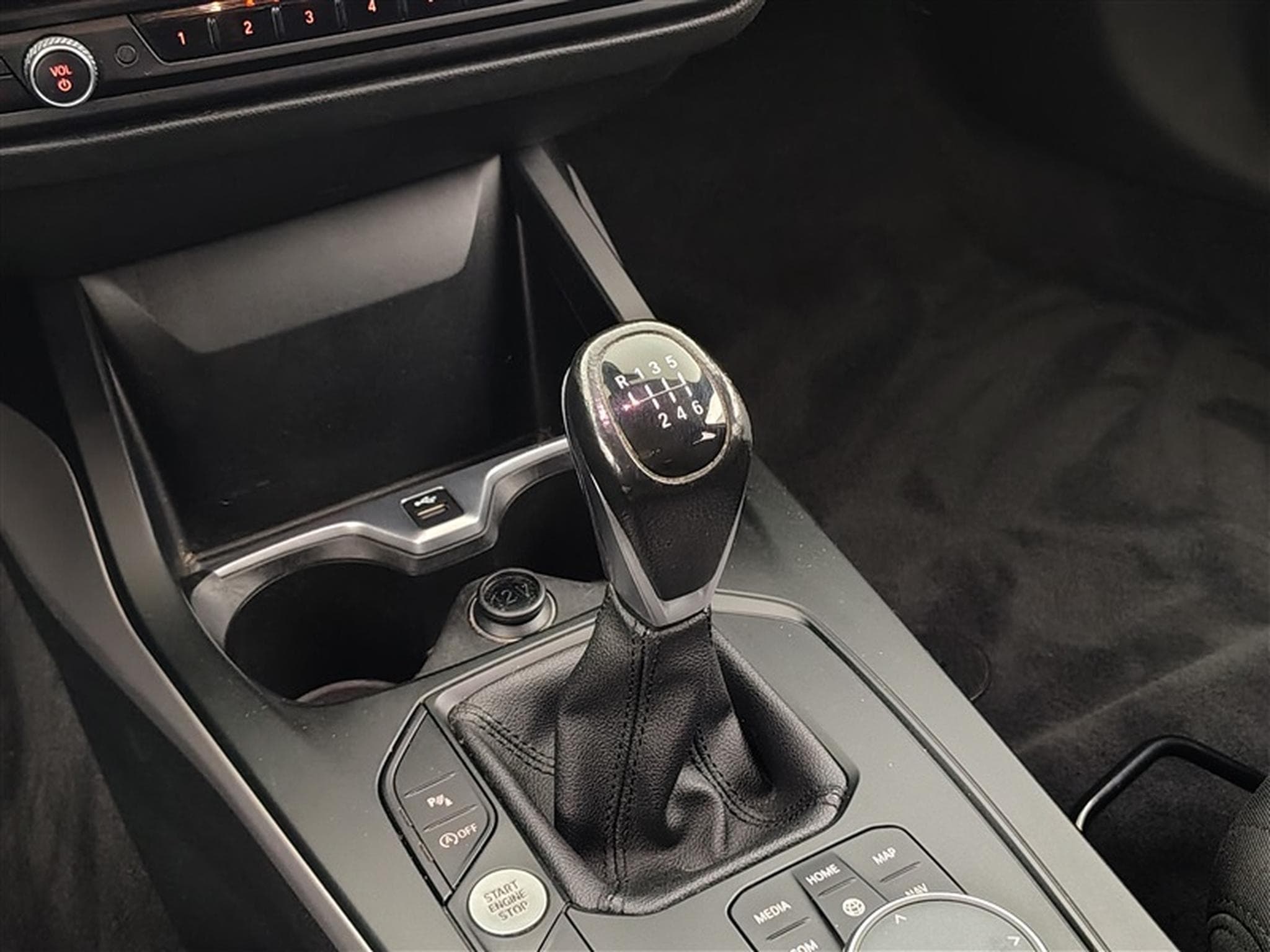 BMW 116 i NAVI / FULL LED / PDC AV-AR (2022) - Photo 12