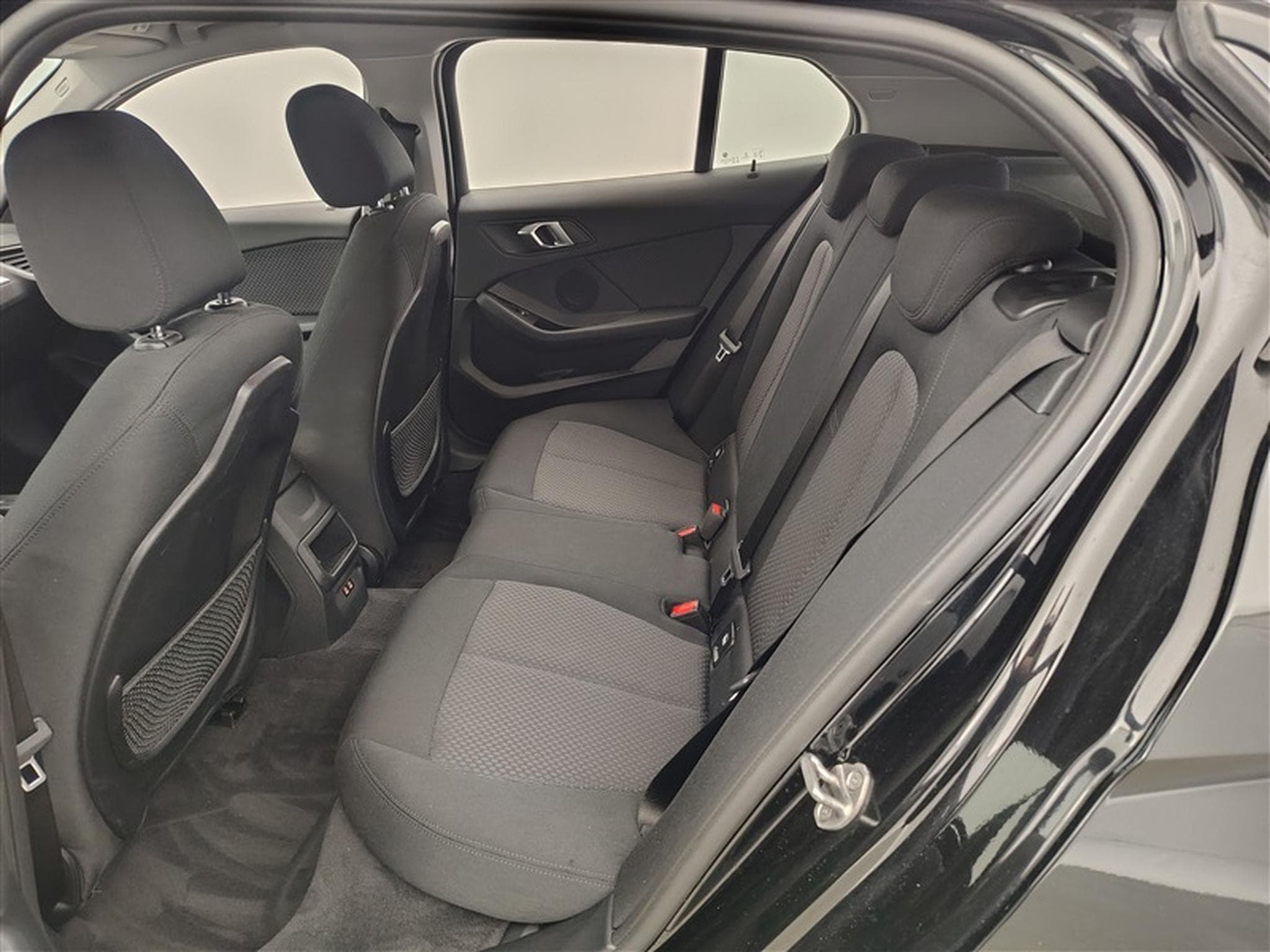 BMW 116 i NAVI / FULL LED / PDC AV-AR (2022) - Photo 13