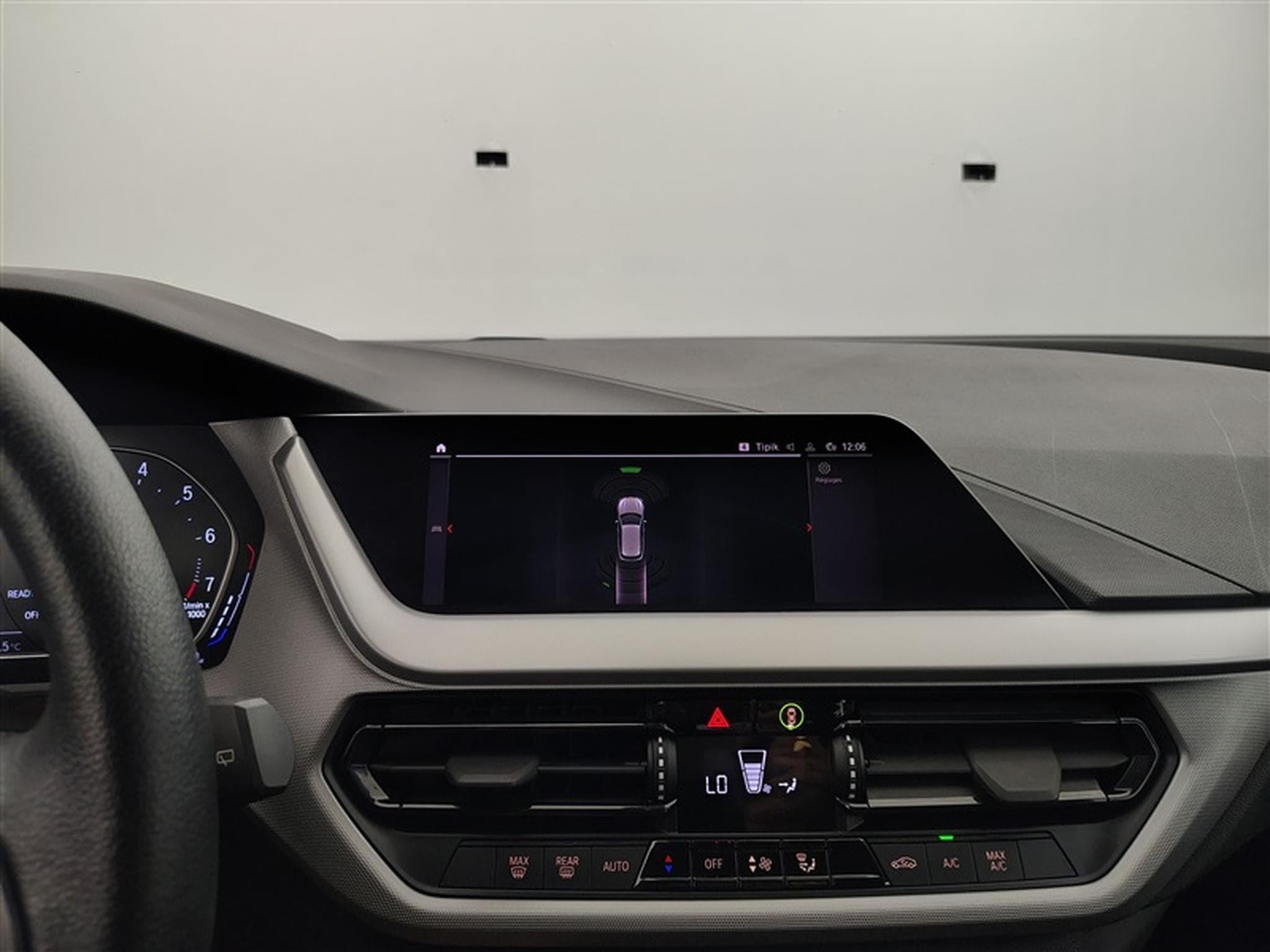 BMW 116 i NAVI / FULL LED / PDC AV-AR (2022) - Photo 18