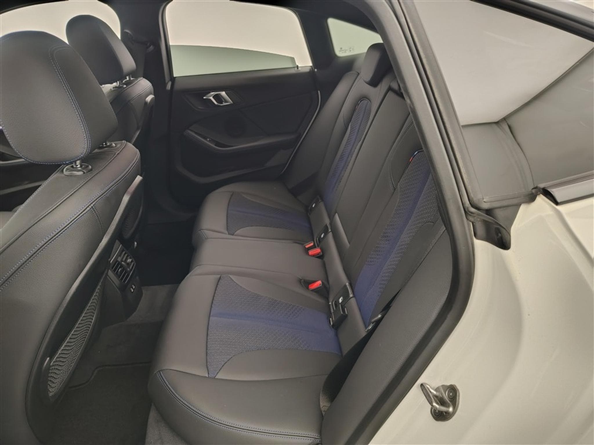 BMW 220 Gran Coupé 220iXA Xdrive *NAVI/FULL LED/CAMERA/JA18* (2022) - Photo 13