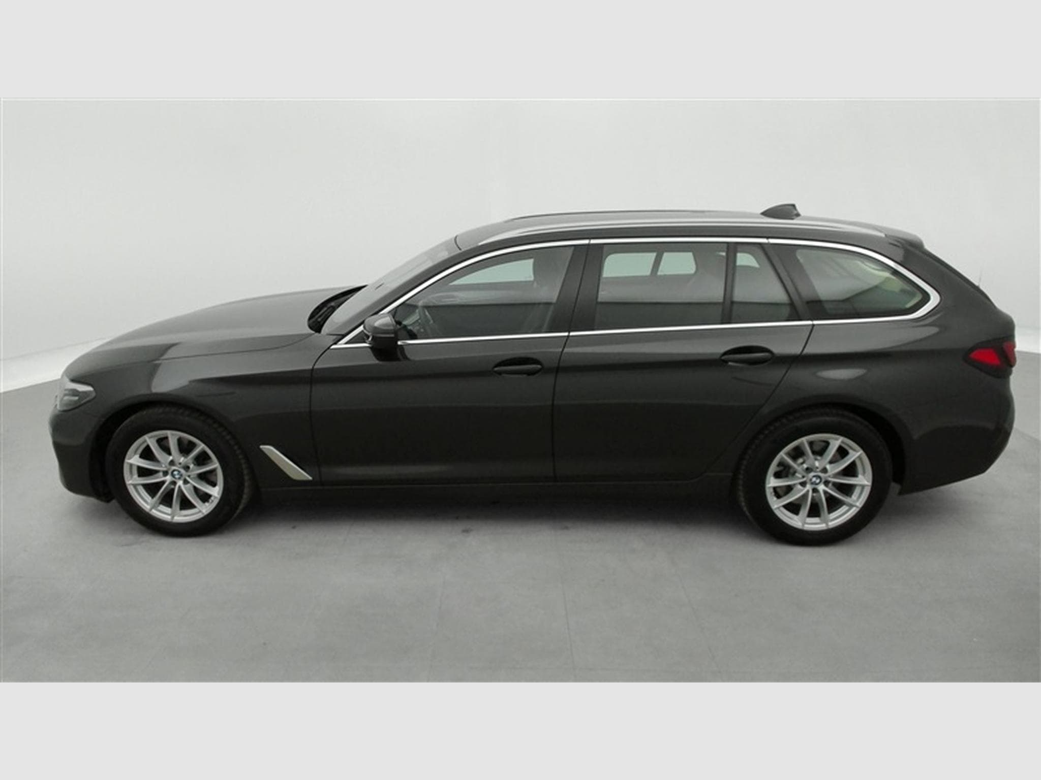 BMW 520 Touring 520iA MHEV/CUIR/NAVI/FULL LED/JA/PDC (2023) - Photo 3
