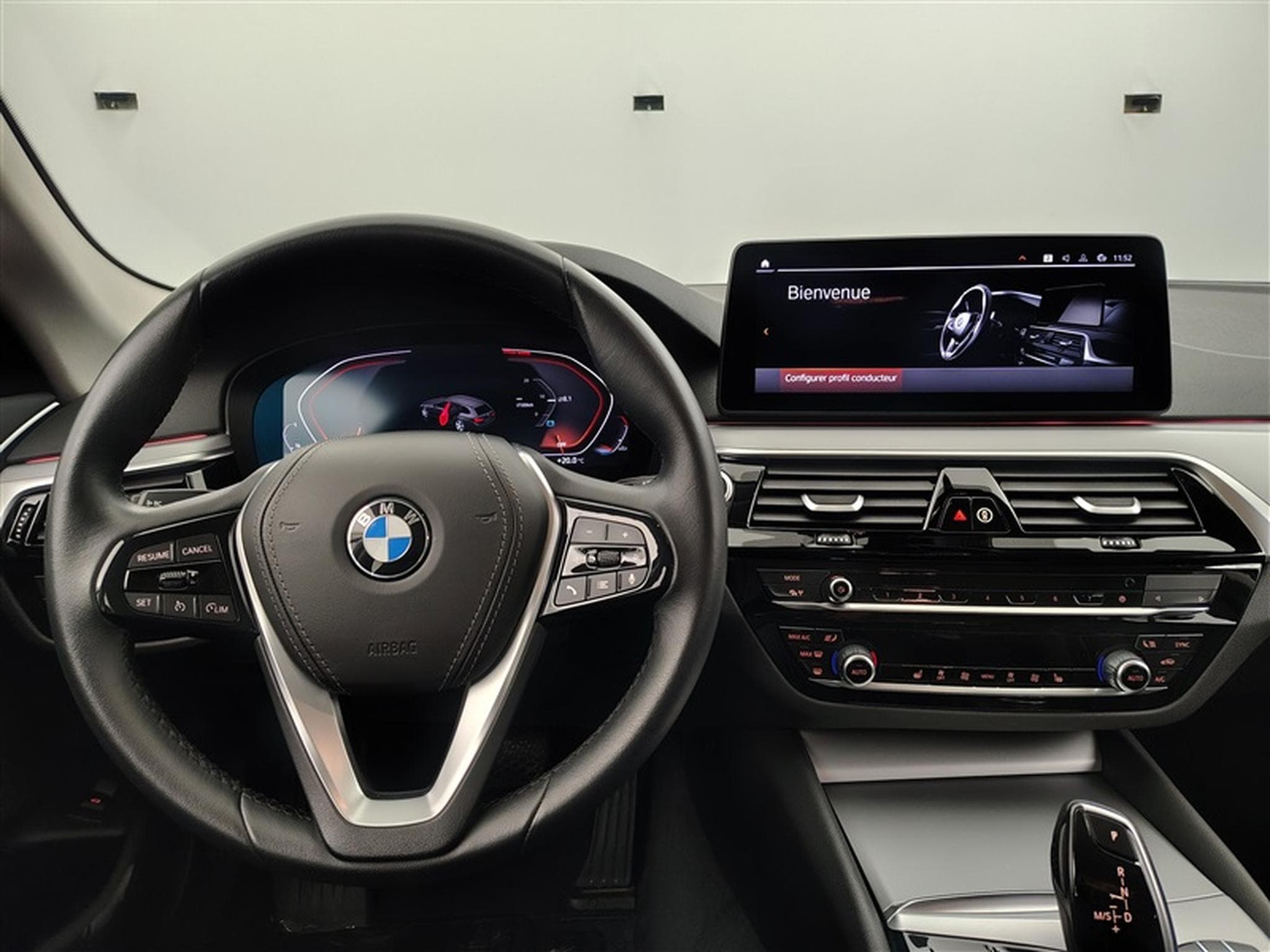 BMW 520 Touring 520iA MHEV/CUIR/NAVI/FULL LED/JA/PDC (2023) - Photo 9