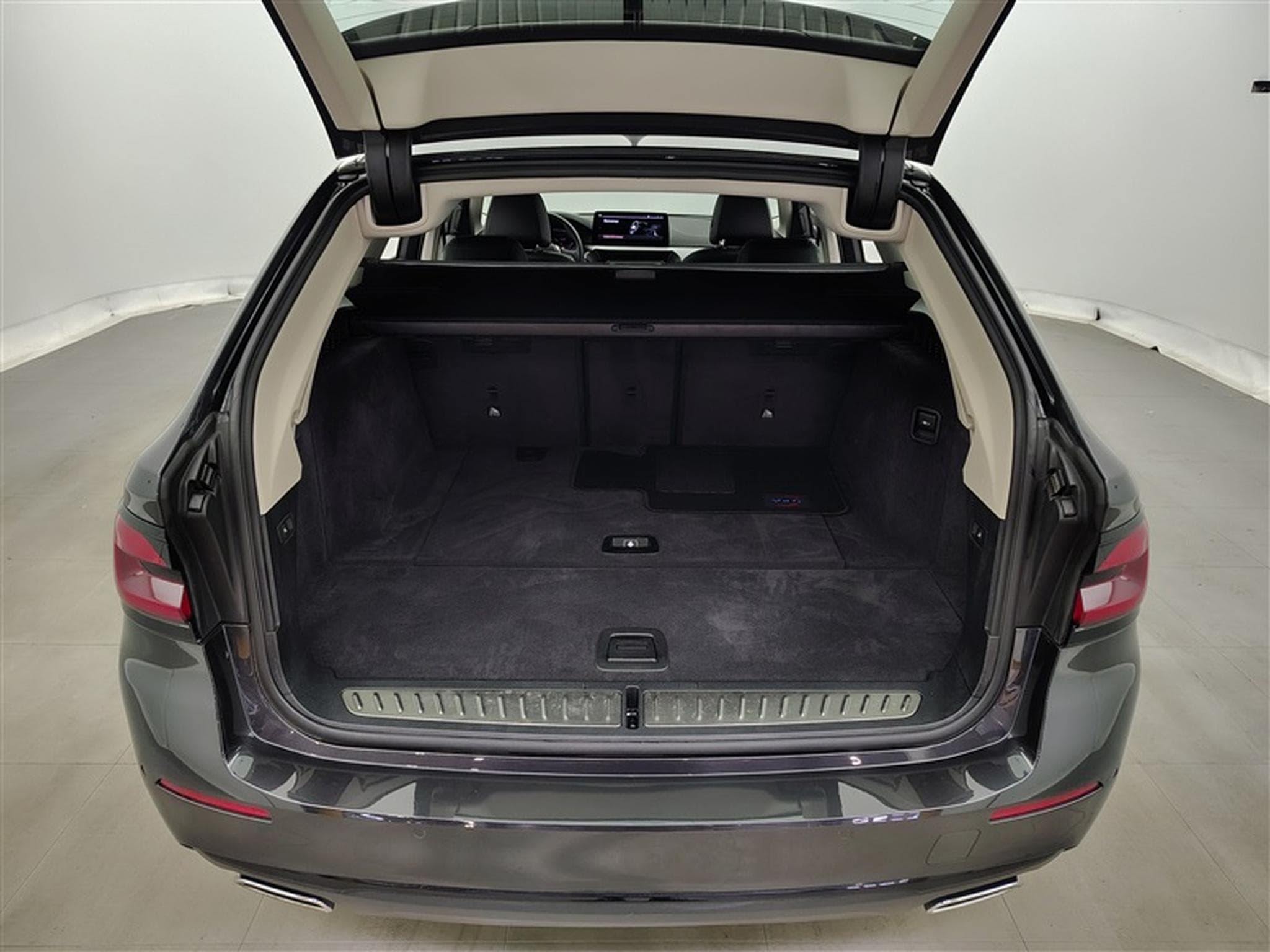 BMW 520 Touring 520iA MHEV/CUIR/NAVI/FULL LED/JA/PDC (2023) - Photo 14