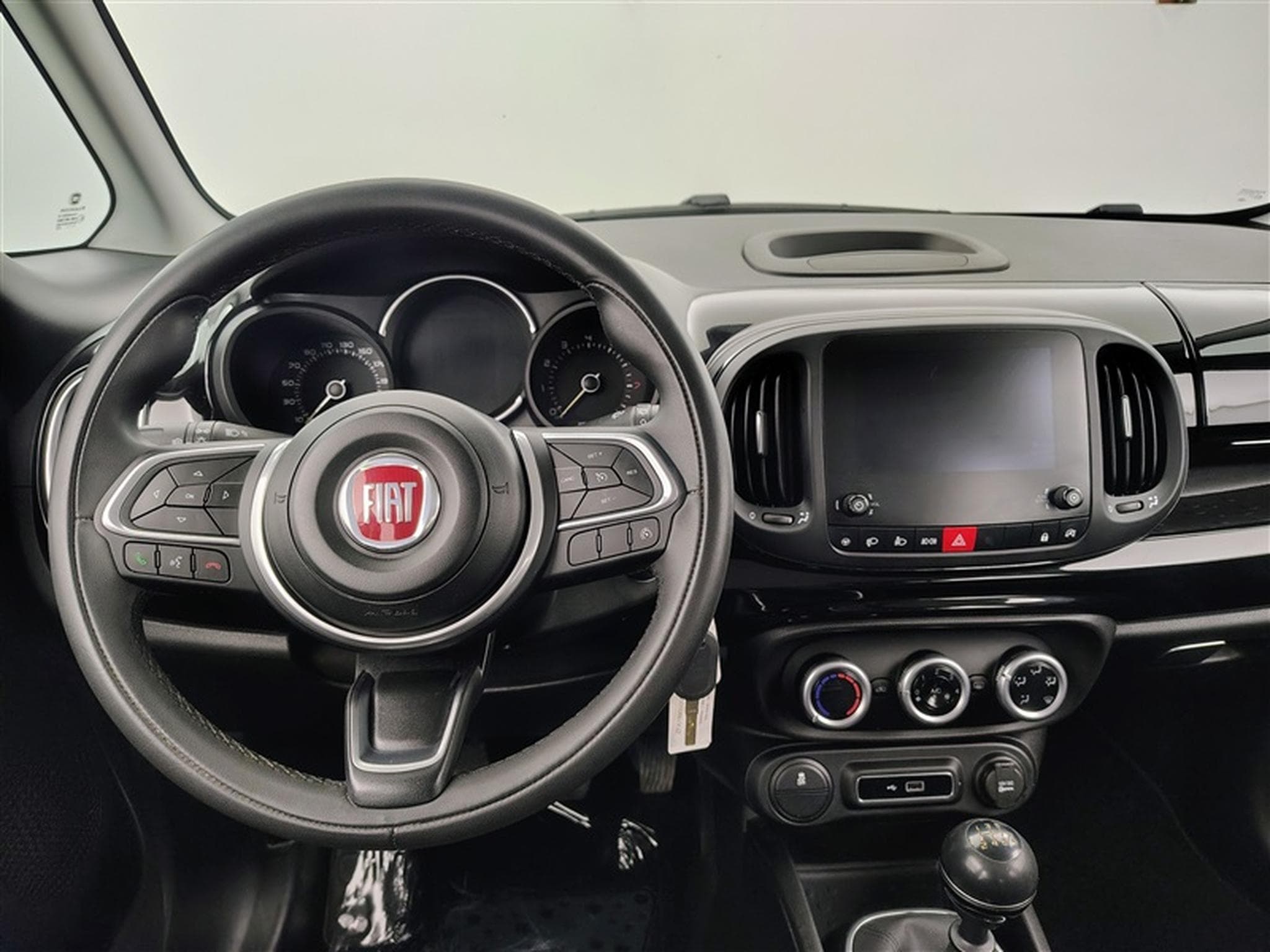 Fiat 500L 1.4i 120TH/S-CUIR/NAVI/JA16/PDC (2020) - Photo 9