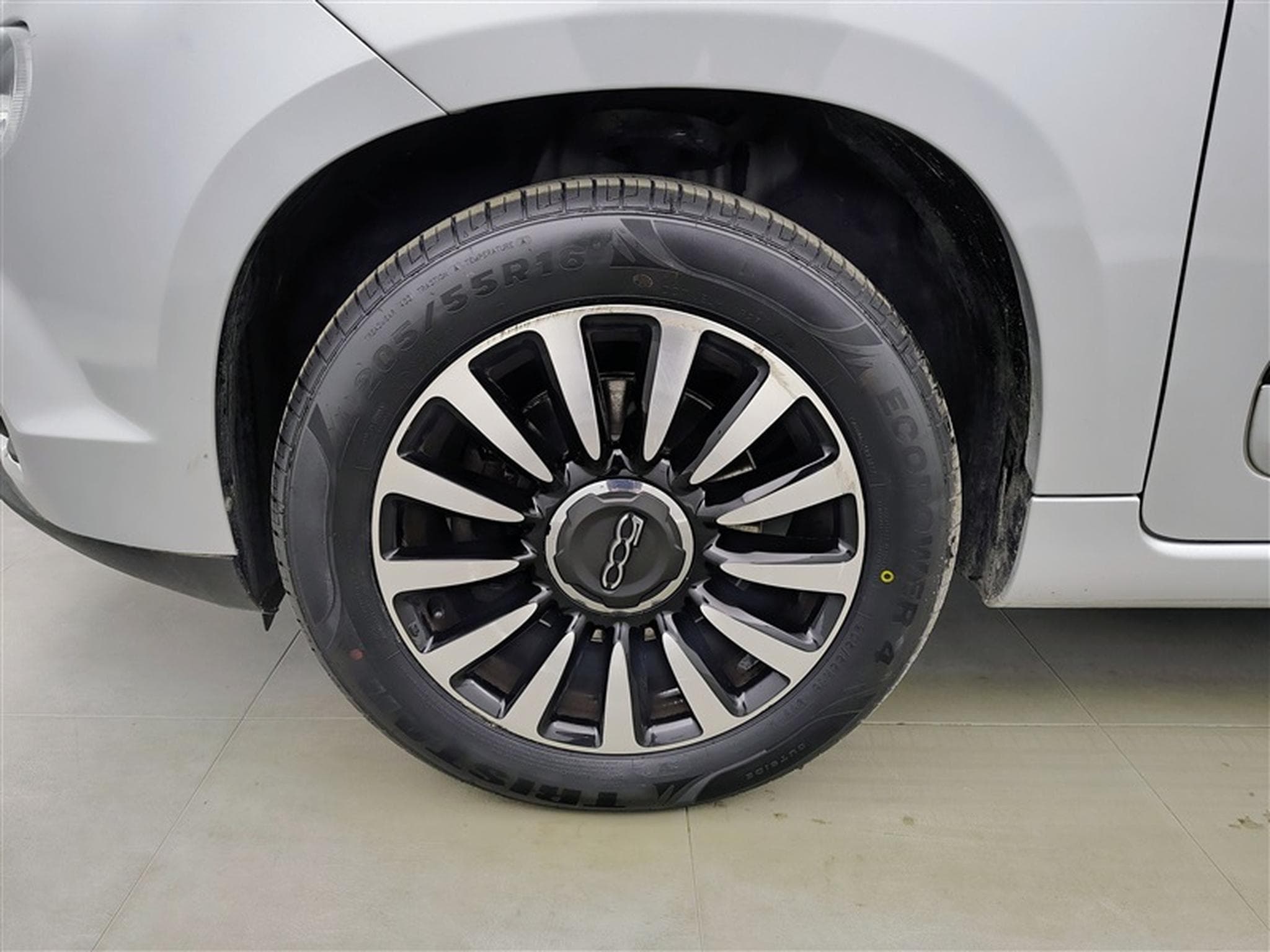 Fiat 500L 1.4i 120TH/S-CUIR/NAVI/JA16/PDC (2020) - Photo 6