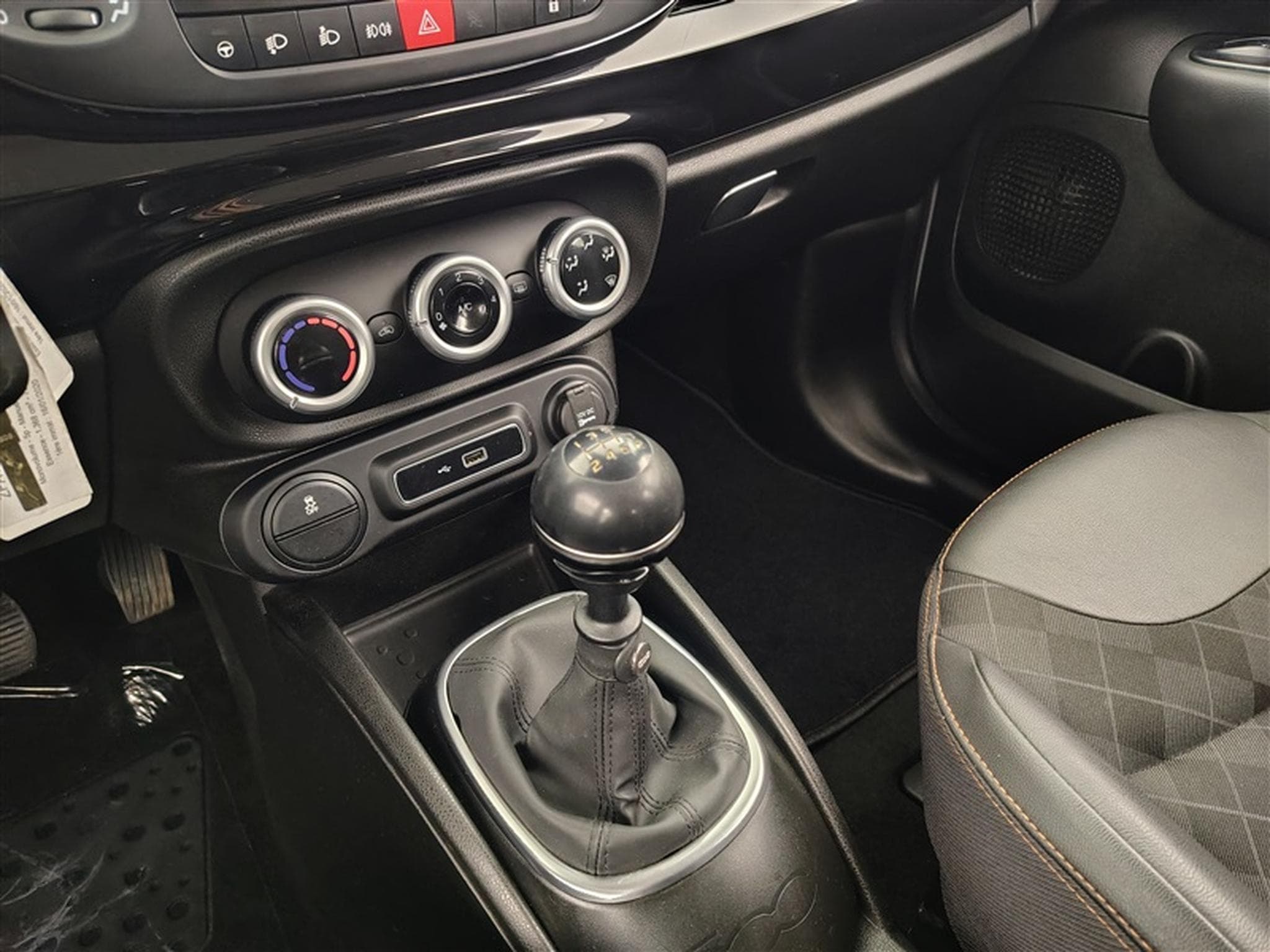 Fiat 500L 1.4i 120TH/S-CUIR/NAVI/JA16/PDC (2020) - Photo 12