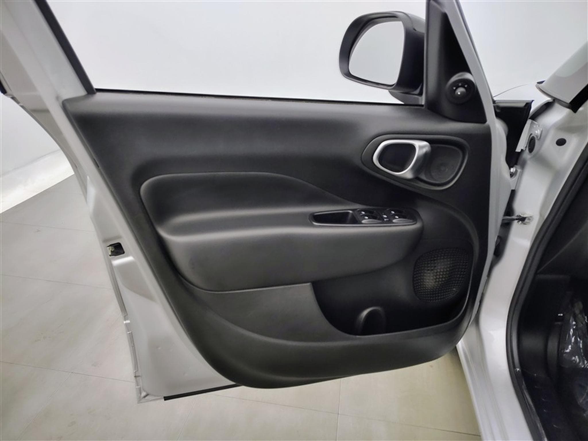 Fiat 500L 1.4i 120TH/S-CUIR/NAVI/JA16/PDC (2020) - Photo 17