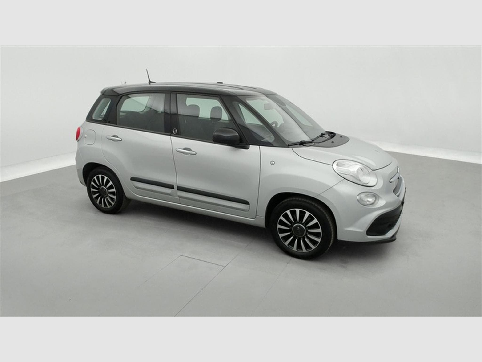 Fiat 500L 1.4i 120TH/S-CUIR/NAVI/JA16/PDC (2020) - Photo 23