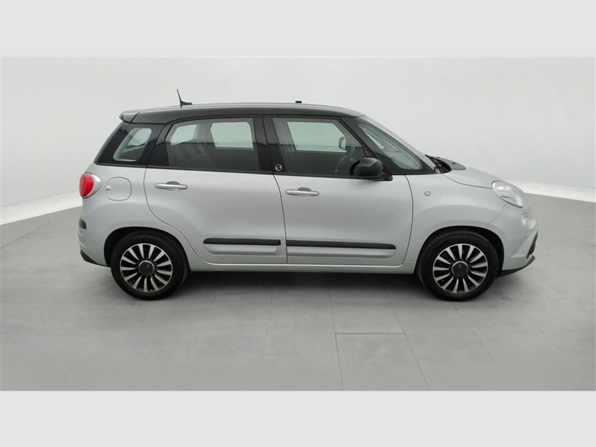 Fiat 500L 1.4i 120TH/S-CUIR/NAVI/JA16/PDC (2020) - Photo 24