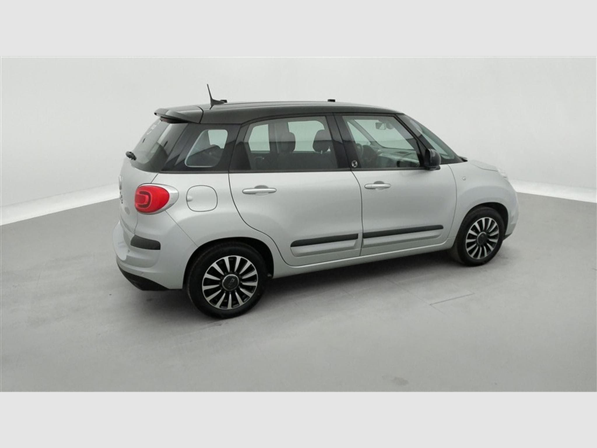 Fiat 500L 1.4i 120TH/S-CUIR/NAVI/JA16/PDC (2020) - Photo 25