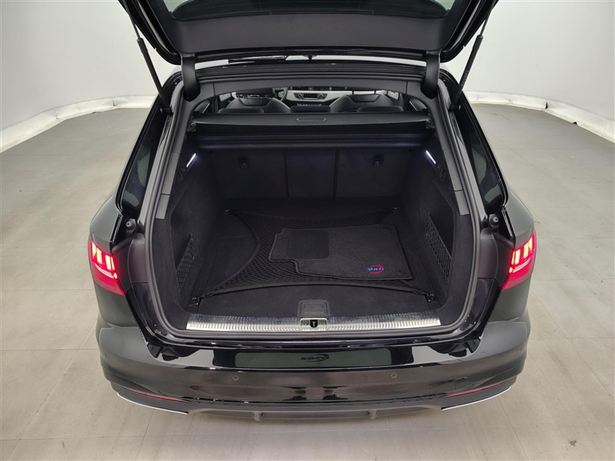 Audi A4 Avant 35 TFSI S-Line Competition S-Tronic Navi / Led / Pano (2024) - Photo 14