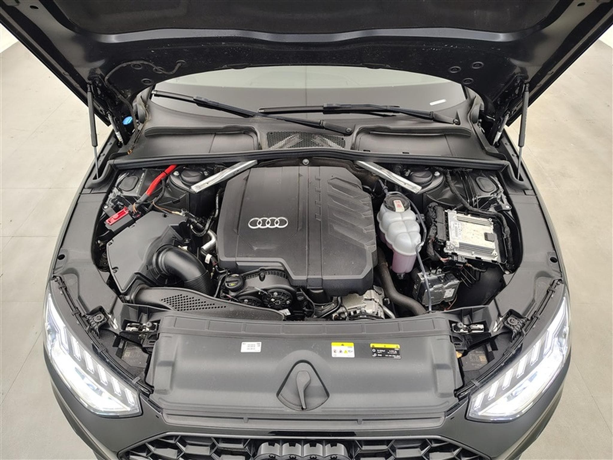 Audi A4 Avant 35 TFSI S-Line Competition S-Tronic Navi / Led / Pano (2024) - Photo 20