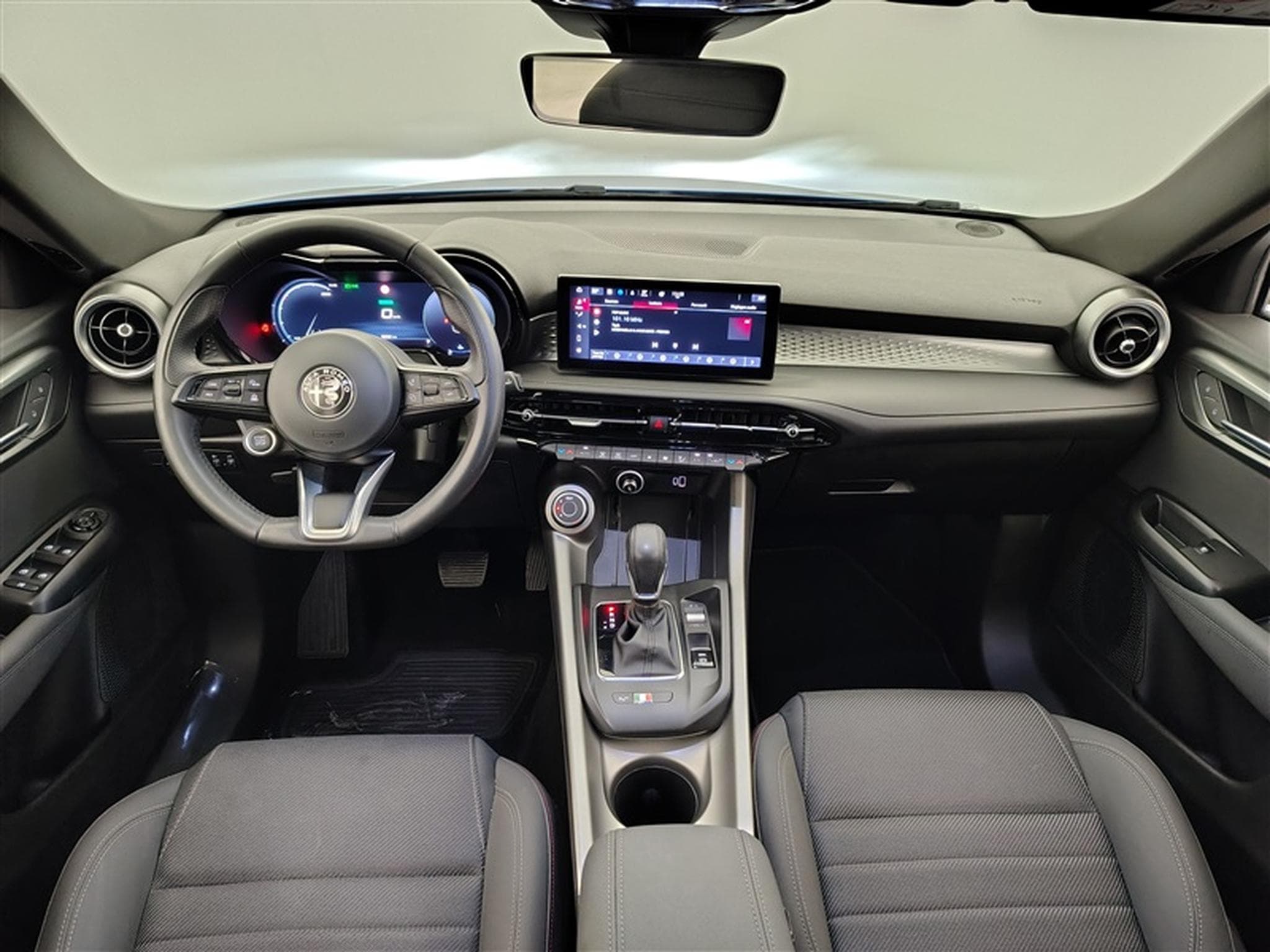 Alfa-Romeo Tonale 1.5 MHEV Sprint (2023) - Photo 8