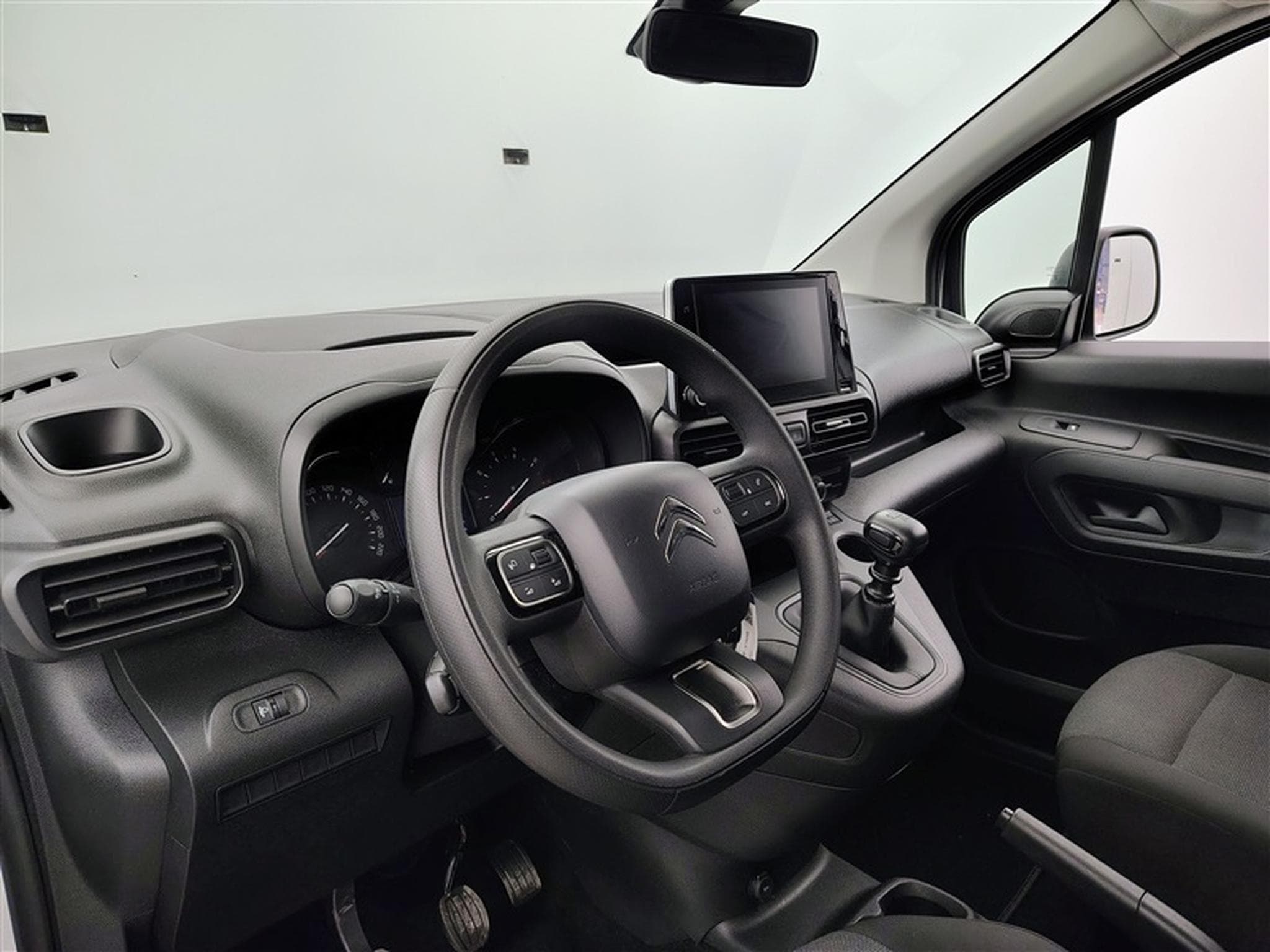 Citroen Berlingo 1.2 PureTech M Light S/S (EU6.4) (2023) - Photo 8