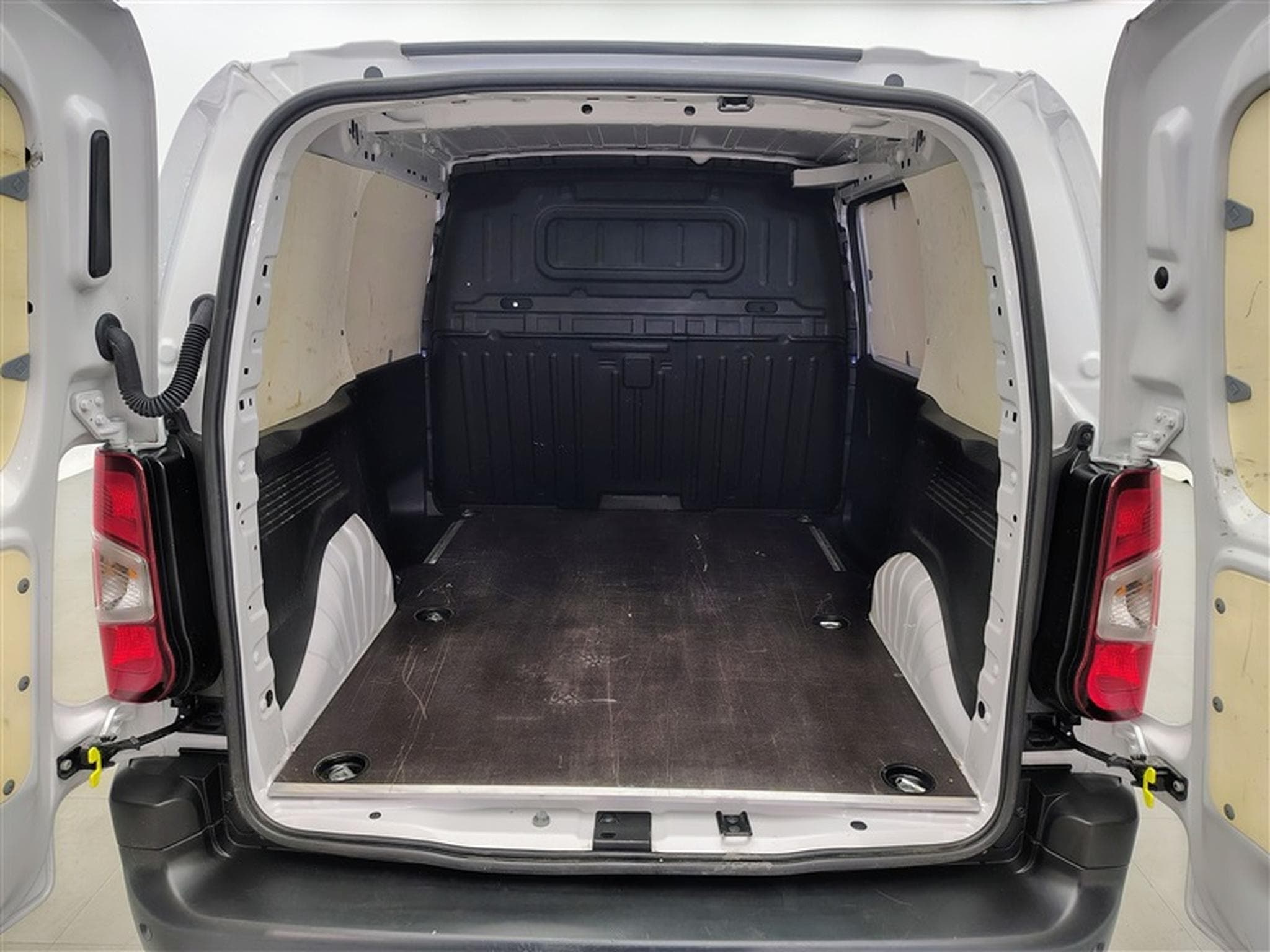 Citroen Berlingo 1.2 PureTech M Light S/S (EU6.4) (2023) - Photo 14