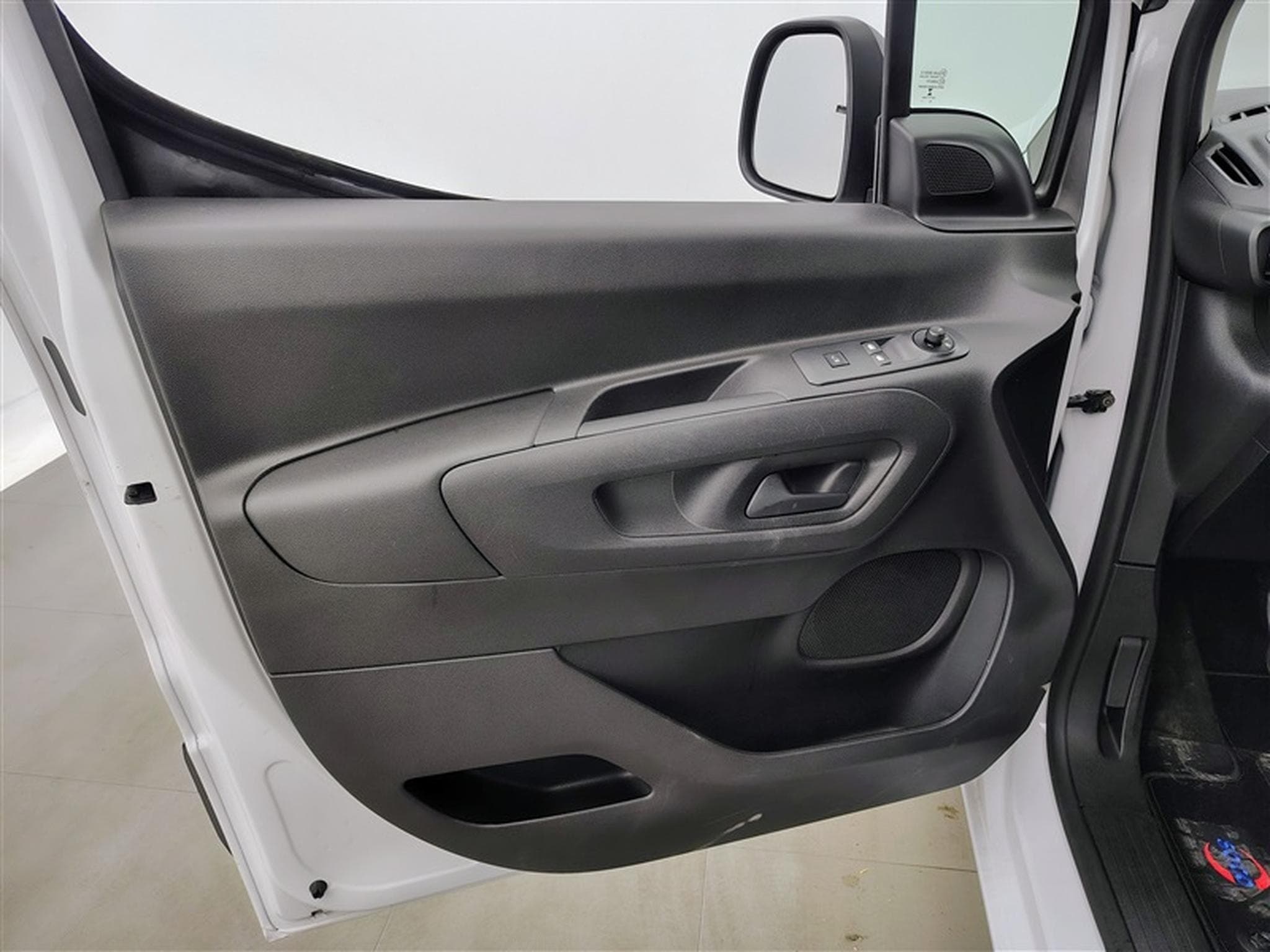 Citroen Berlingo 1.2 PureTech M Light S/S (EU6.4) (2023) - Photo 17