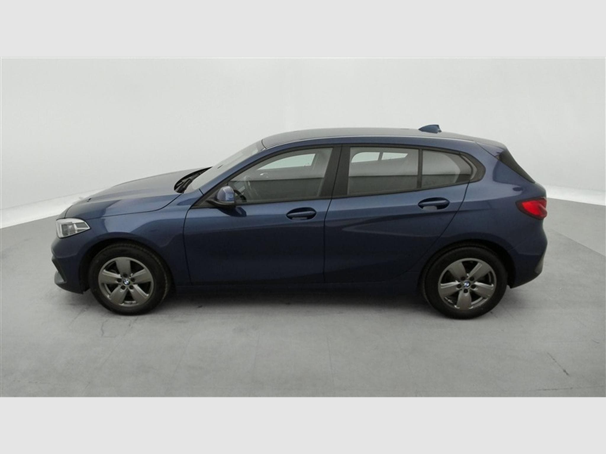 BMW 116 d  NAVI / FULL LED / PDC AV-AR (2023) - Photo 3