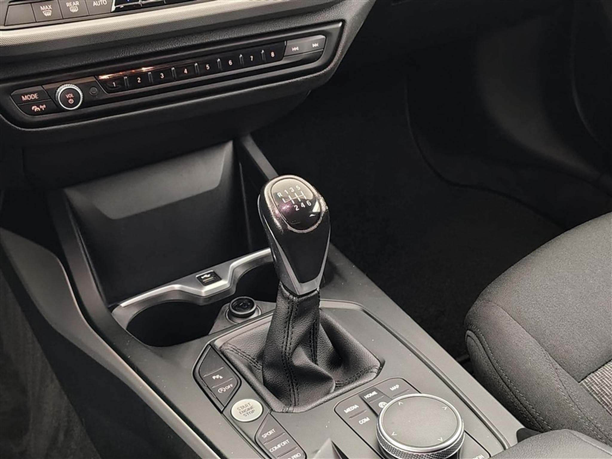 BMW 116 d  NAVI / FULL LED / PDC AV-AR (2023) - Photo 11