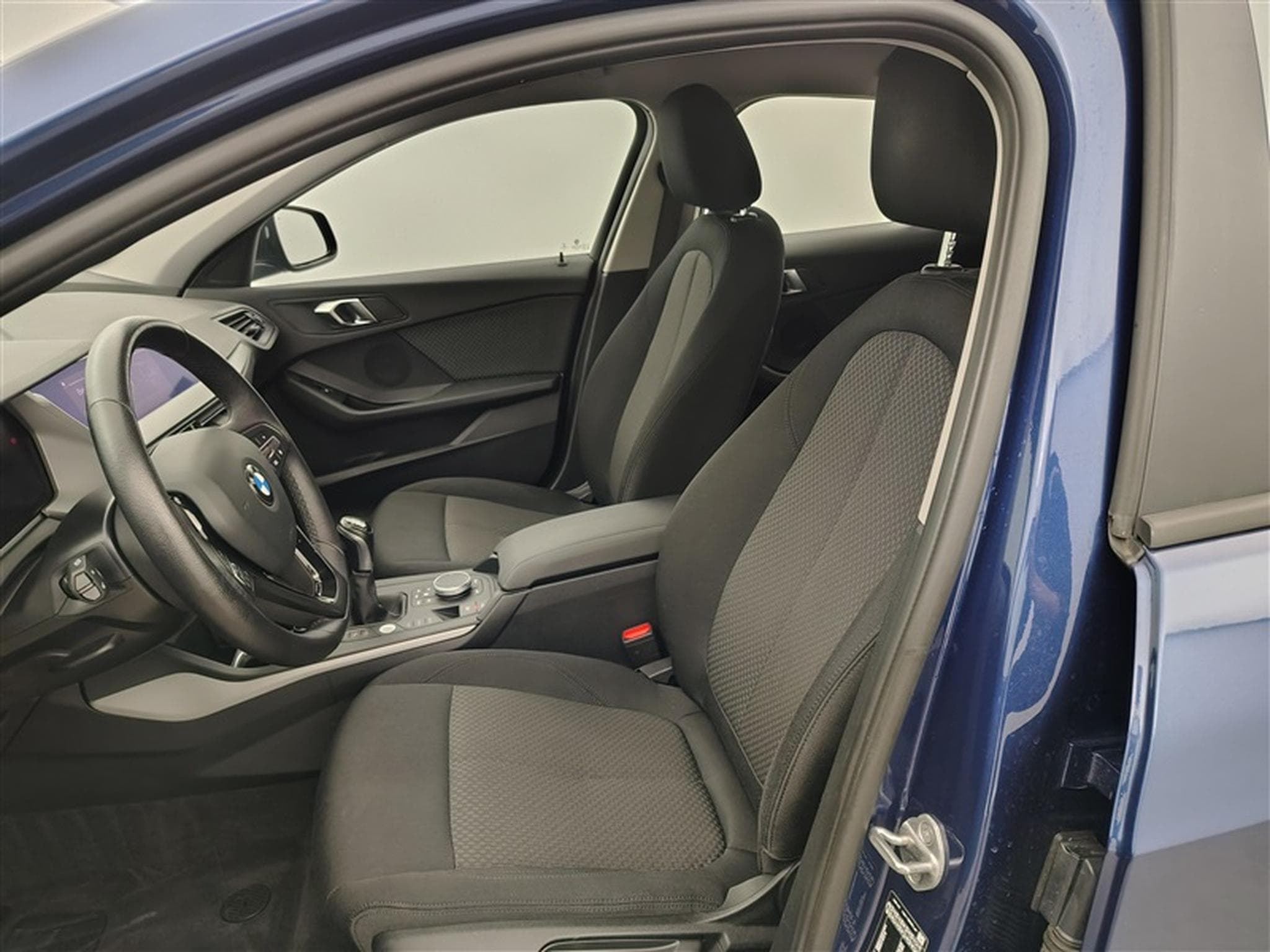 BMW 116 d  NAVI / FULL LED / PDC AV-AR (2023) - Photo 6