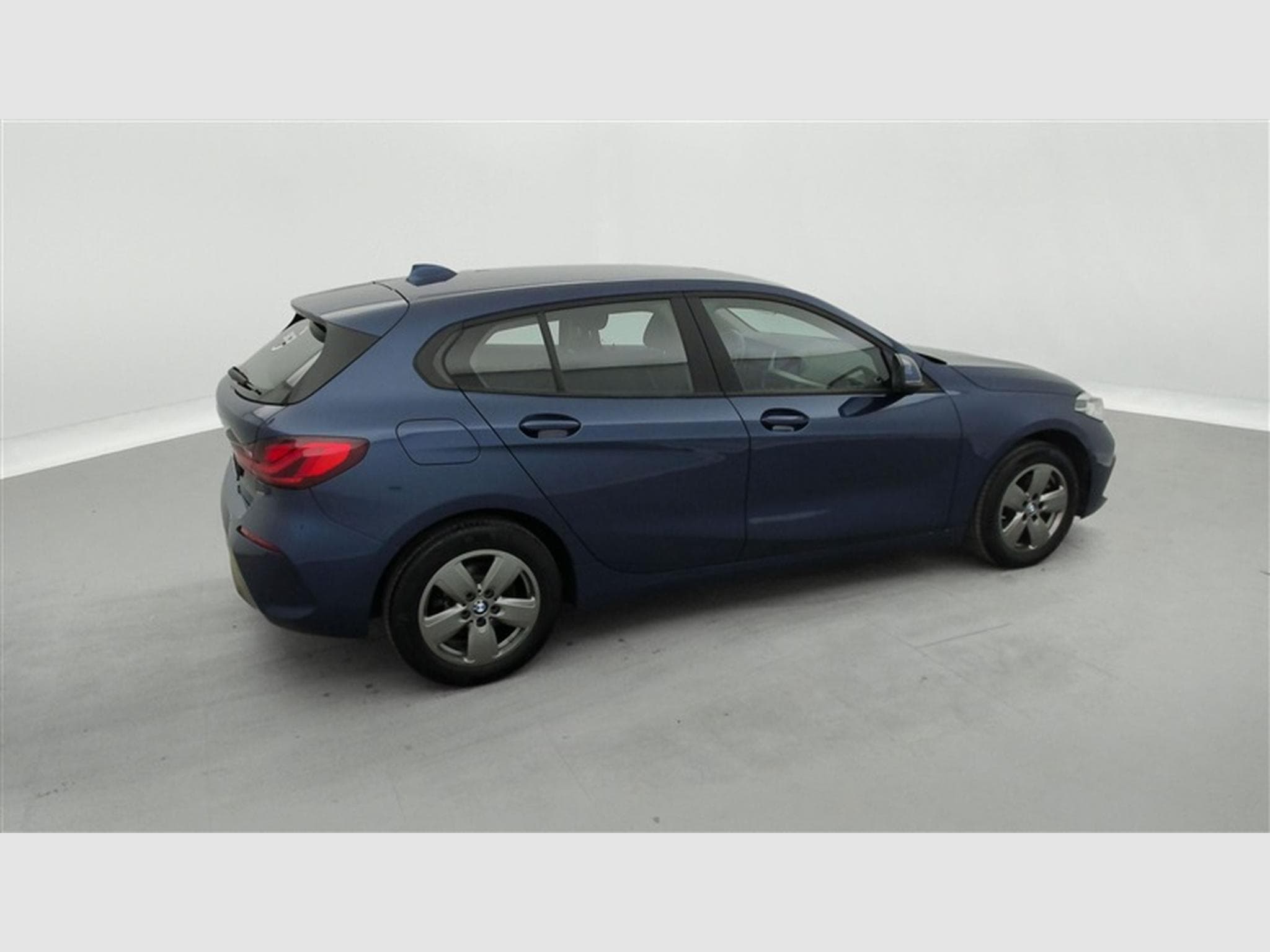 BMW 116 d  NAVI / FULL LED / PDC AV-AR (2023) - Photo 24