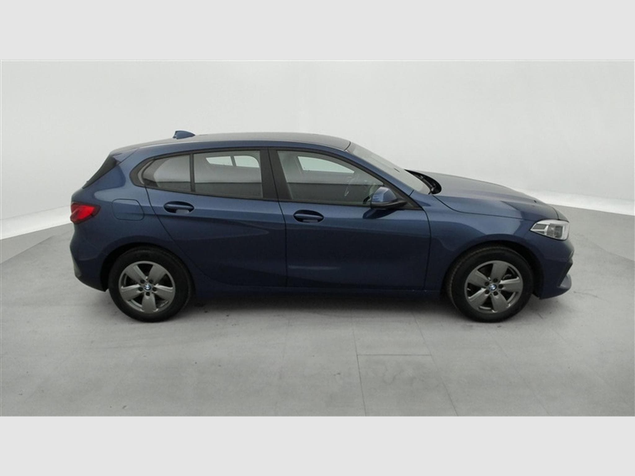 BMW 116 d  NAVI / FULL LED / PDC AV-AR (2023) - Photo 23