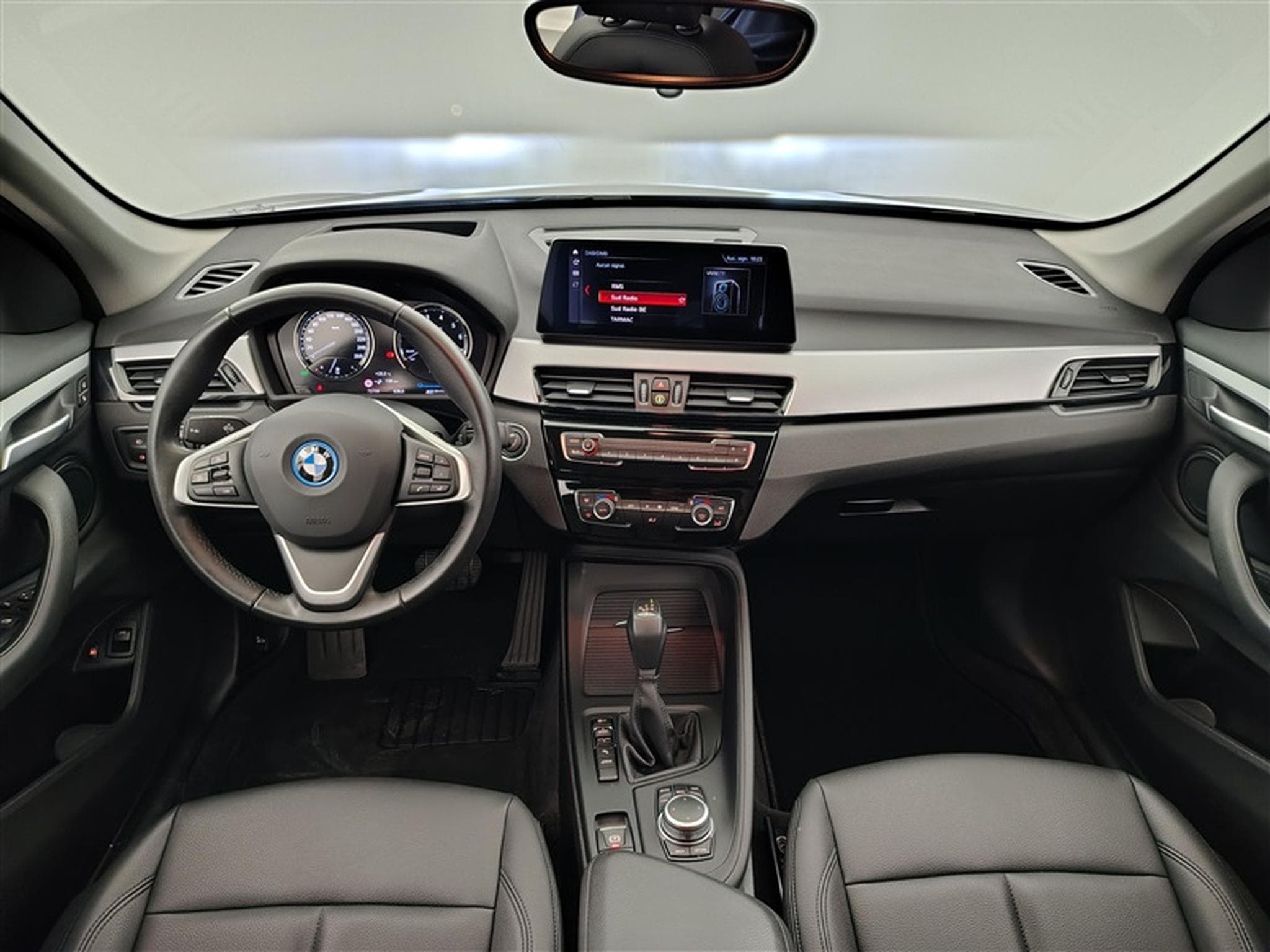 BMW X1 PHEV 1.5iA xDrive25e NAVI / FULL LED / CUIR / HUD (2022) - Photo 8