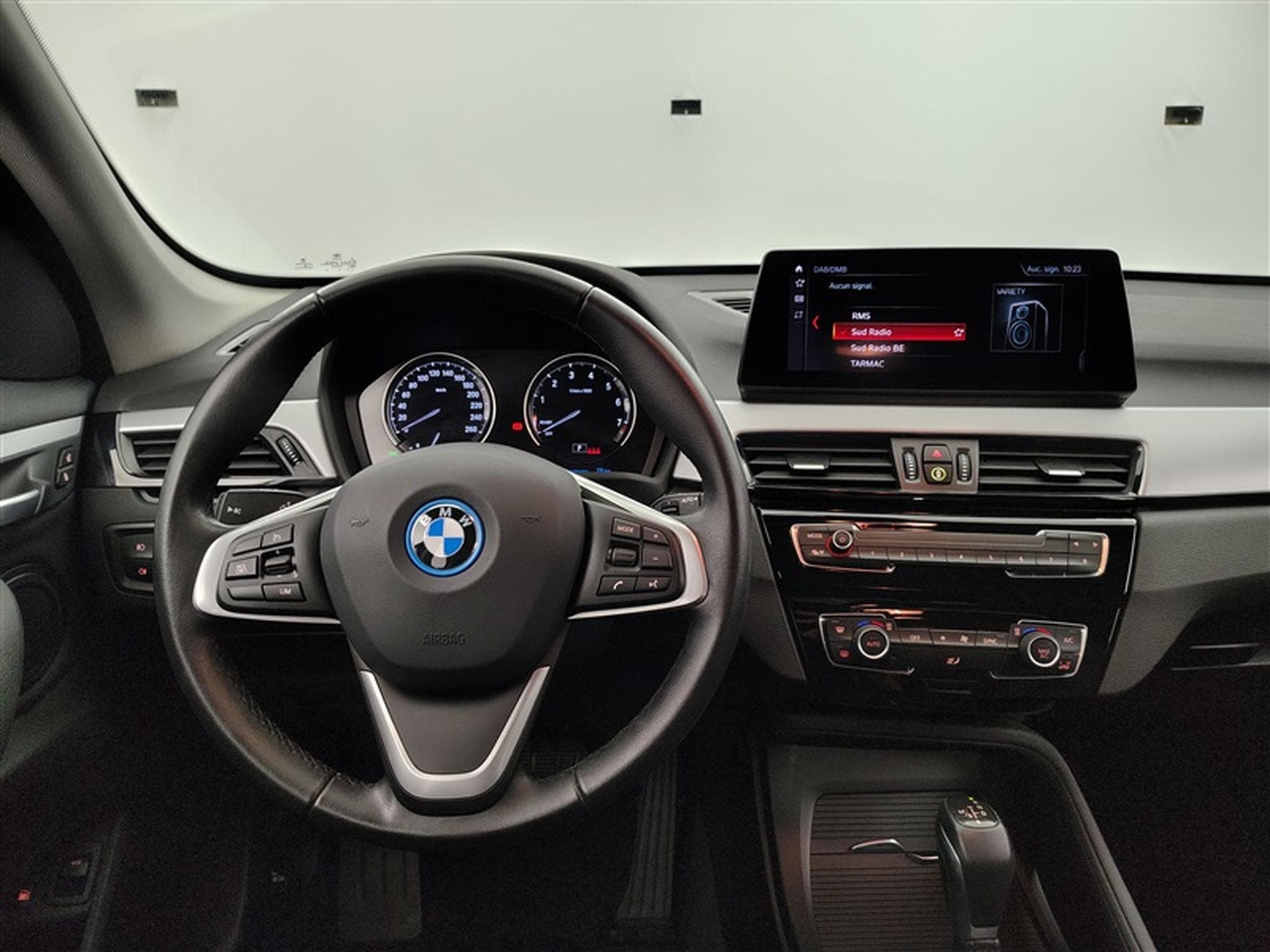 BMW X1 PHEV 1.5iA xDrive25e NAVI / FULL LED / CUIR / HUD (2022) - Photo 9