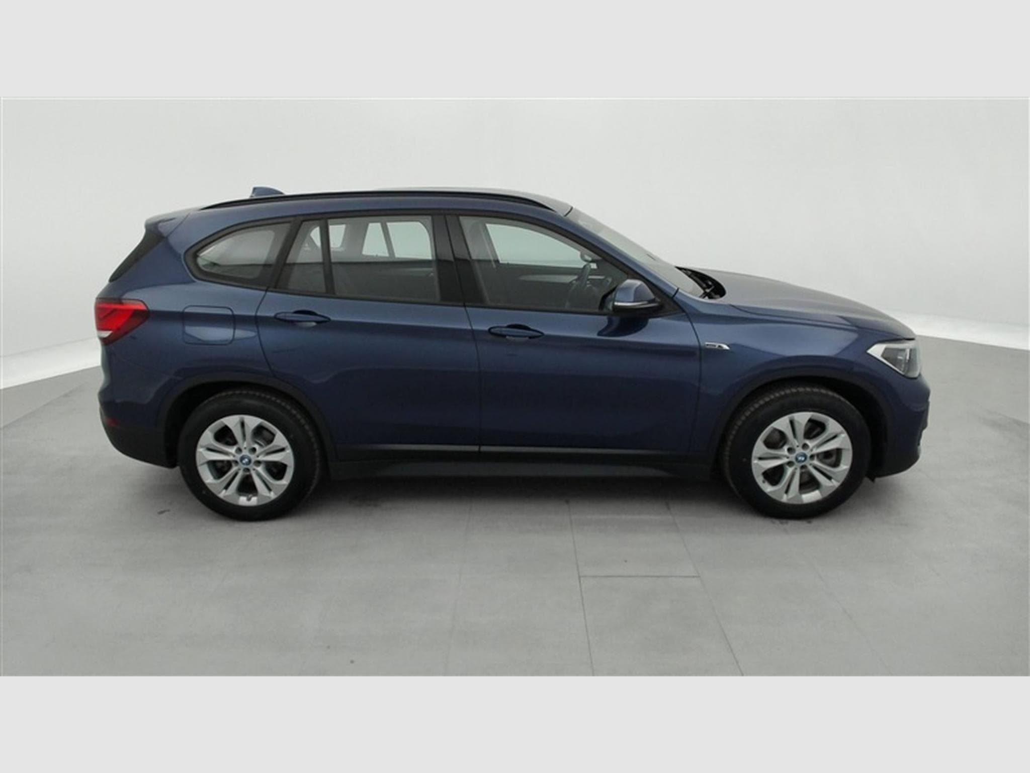 BMW X1 PHEV 1.5iA xDrive25e NAVI / FULL LED / CUIR / HUD (2022) - Photo 24