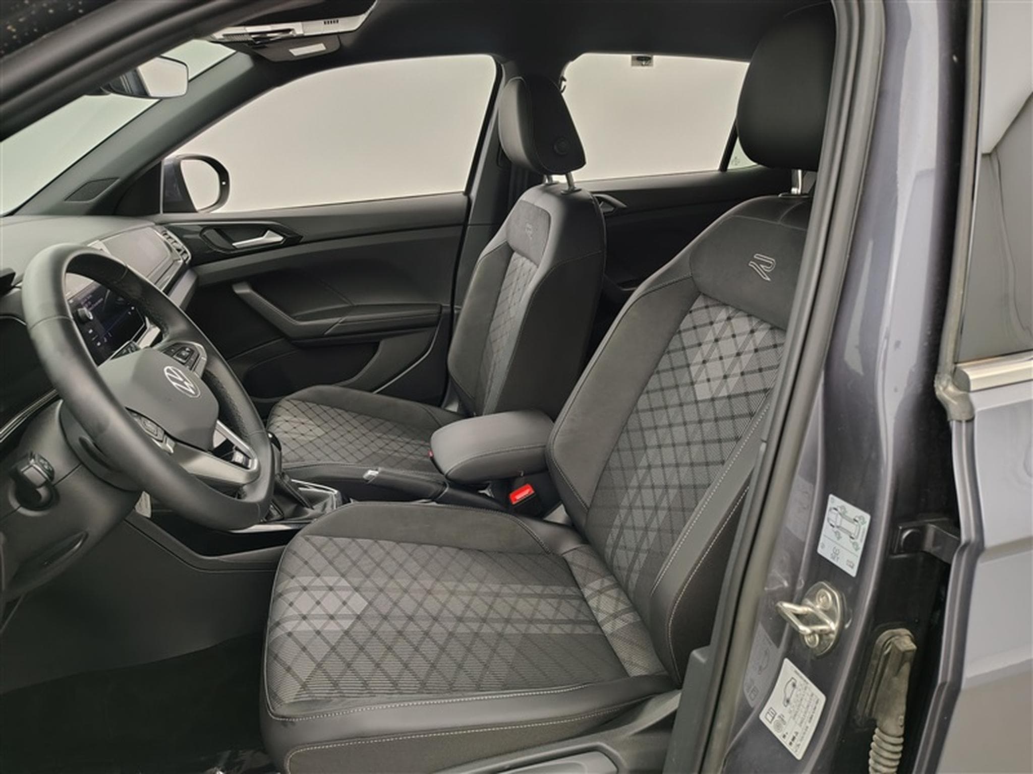VW T-Cross 1.0 TSI 115Cv DSG7 R-Line CARPLAY / CAMERA / FULL LED (2025) - Photo 7