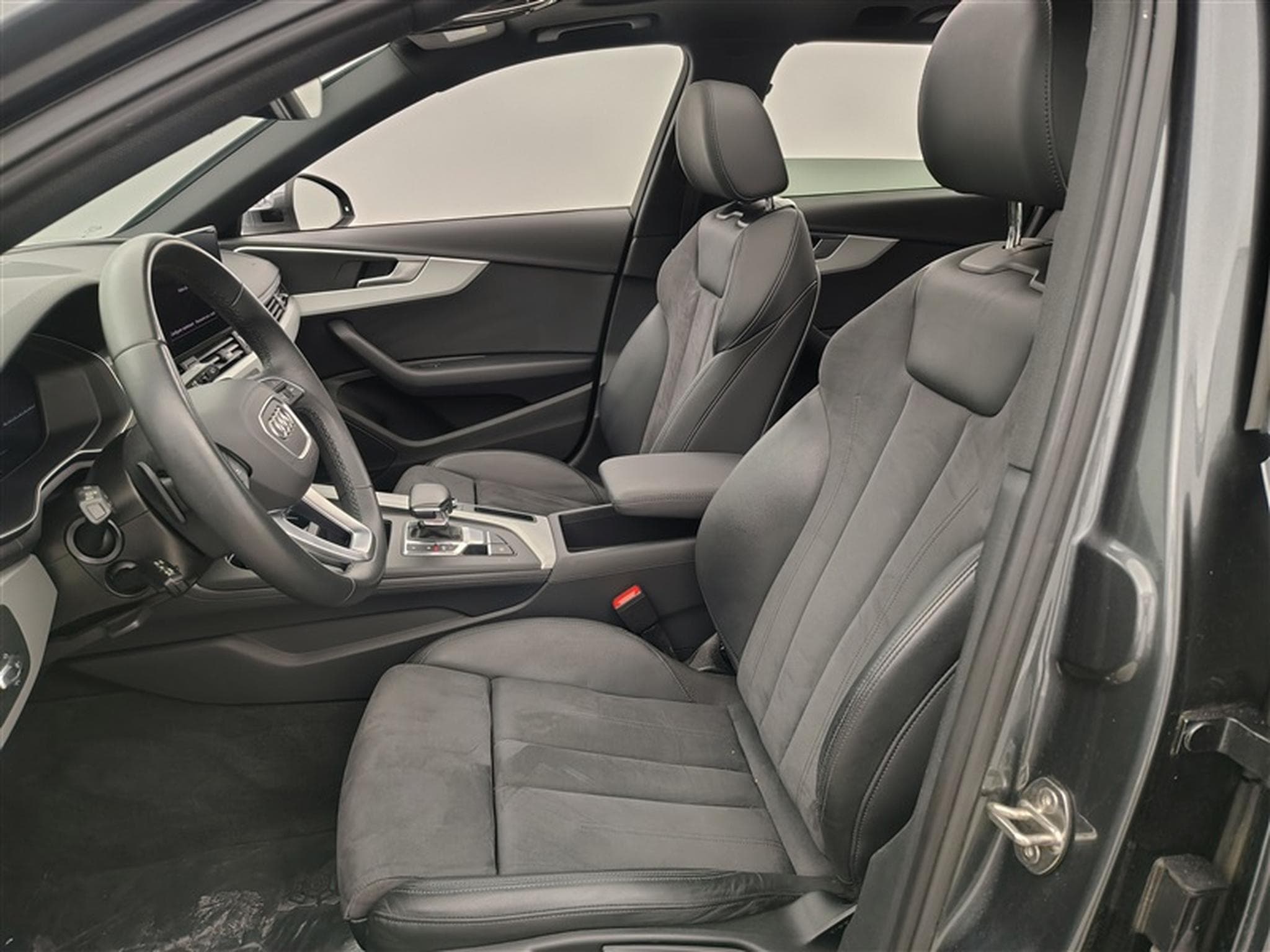Audi A4 35 TFSI S tronic S-LINE/S-CUIR/NAVI/TO PANO/FULL LED (2023) - Photo 7