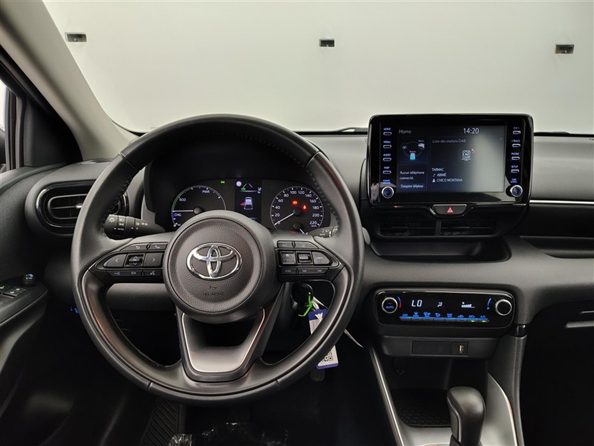 Toyota Yaris 1.5i VVT-i Hybrid E-CVT CARPLAY / CLIM (2025) - Photo 9