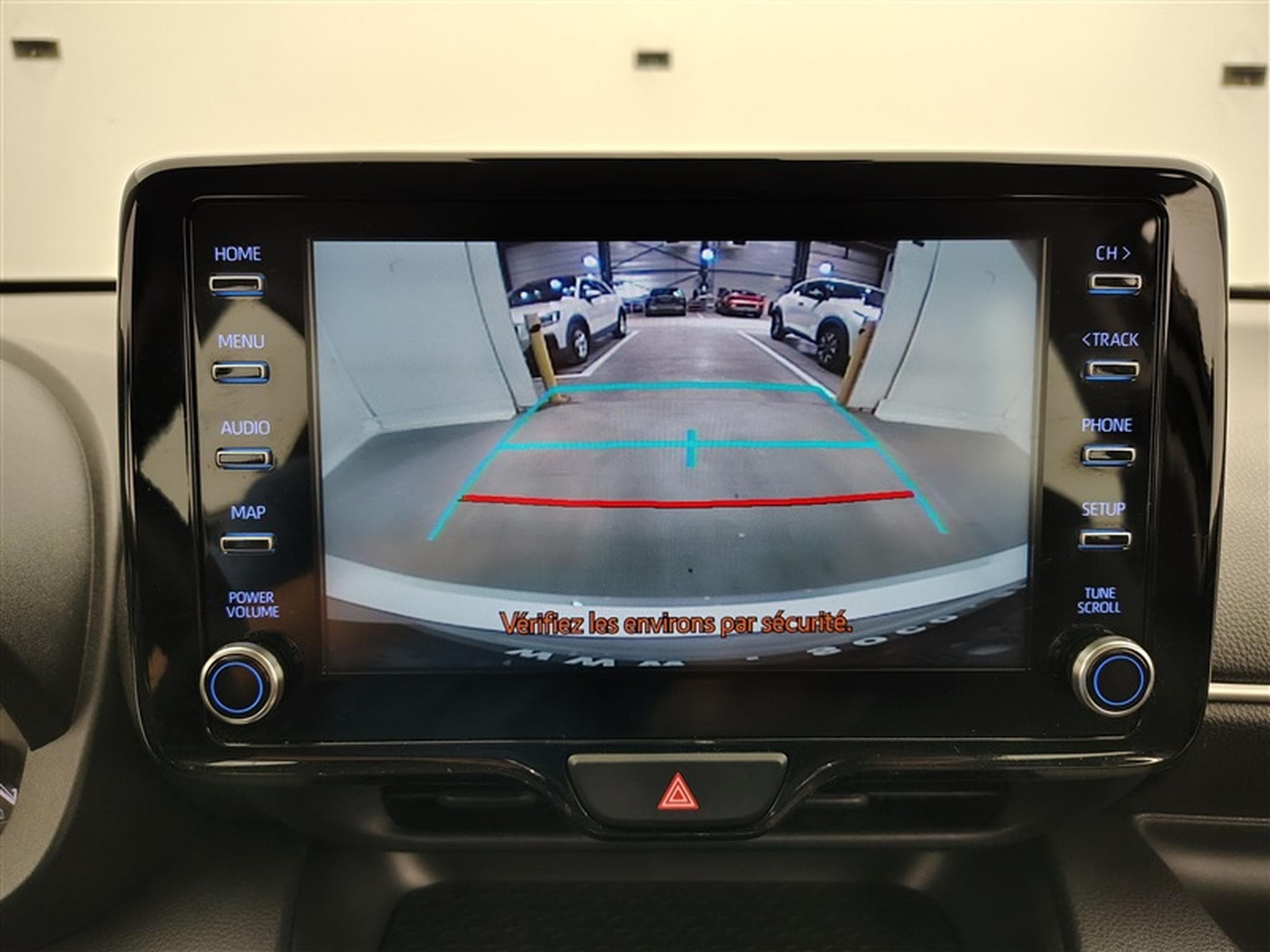 Toyota Yaris 1.5i VVT-i Hybrid E-CVT CARPLAY / CLIM (2025) - Photo 18