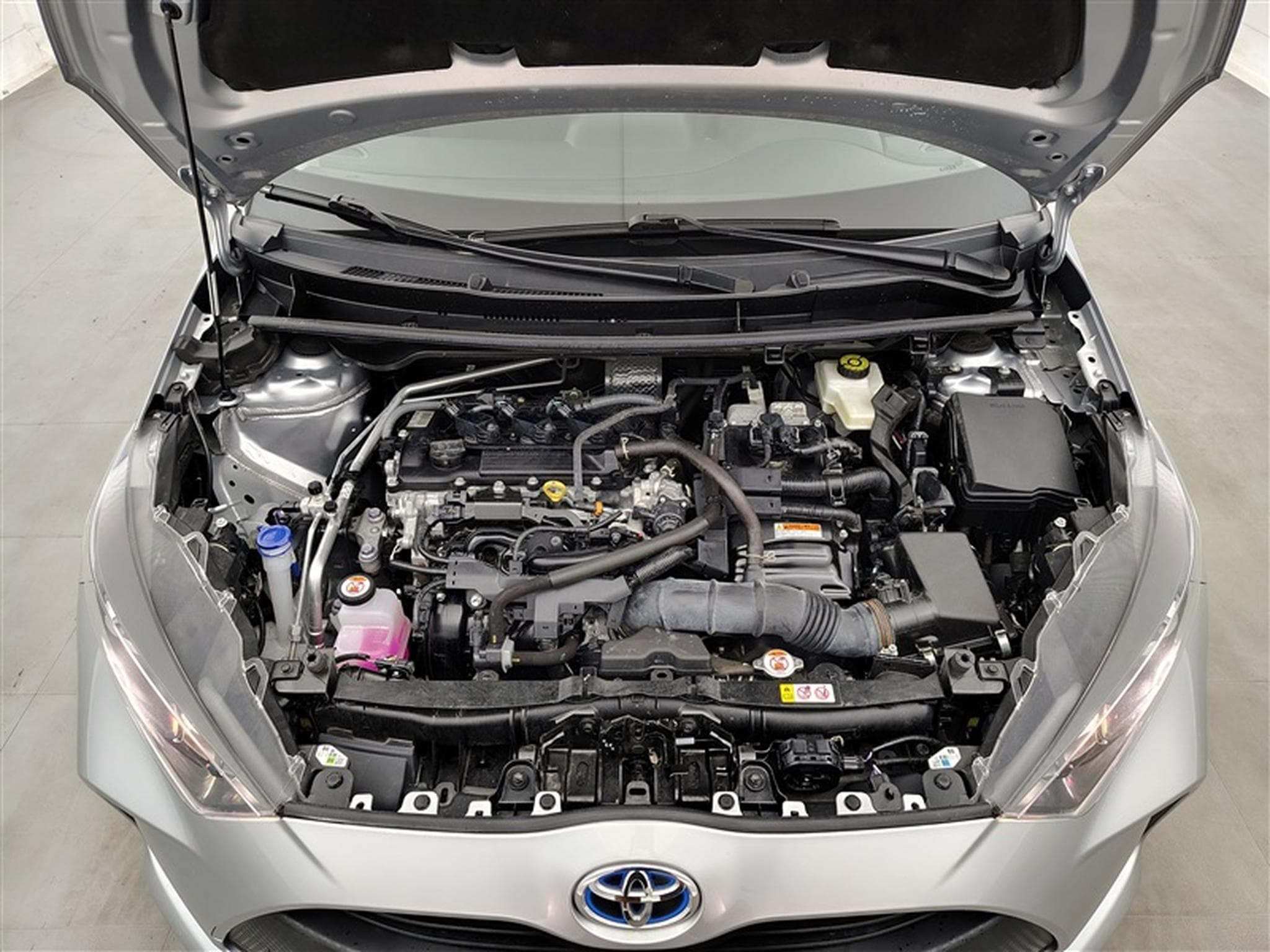 Toyota Yaris 1.5i VVT-i Hybrid E-CVT CARPLAY / CLIM (2025) - Photo 19