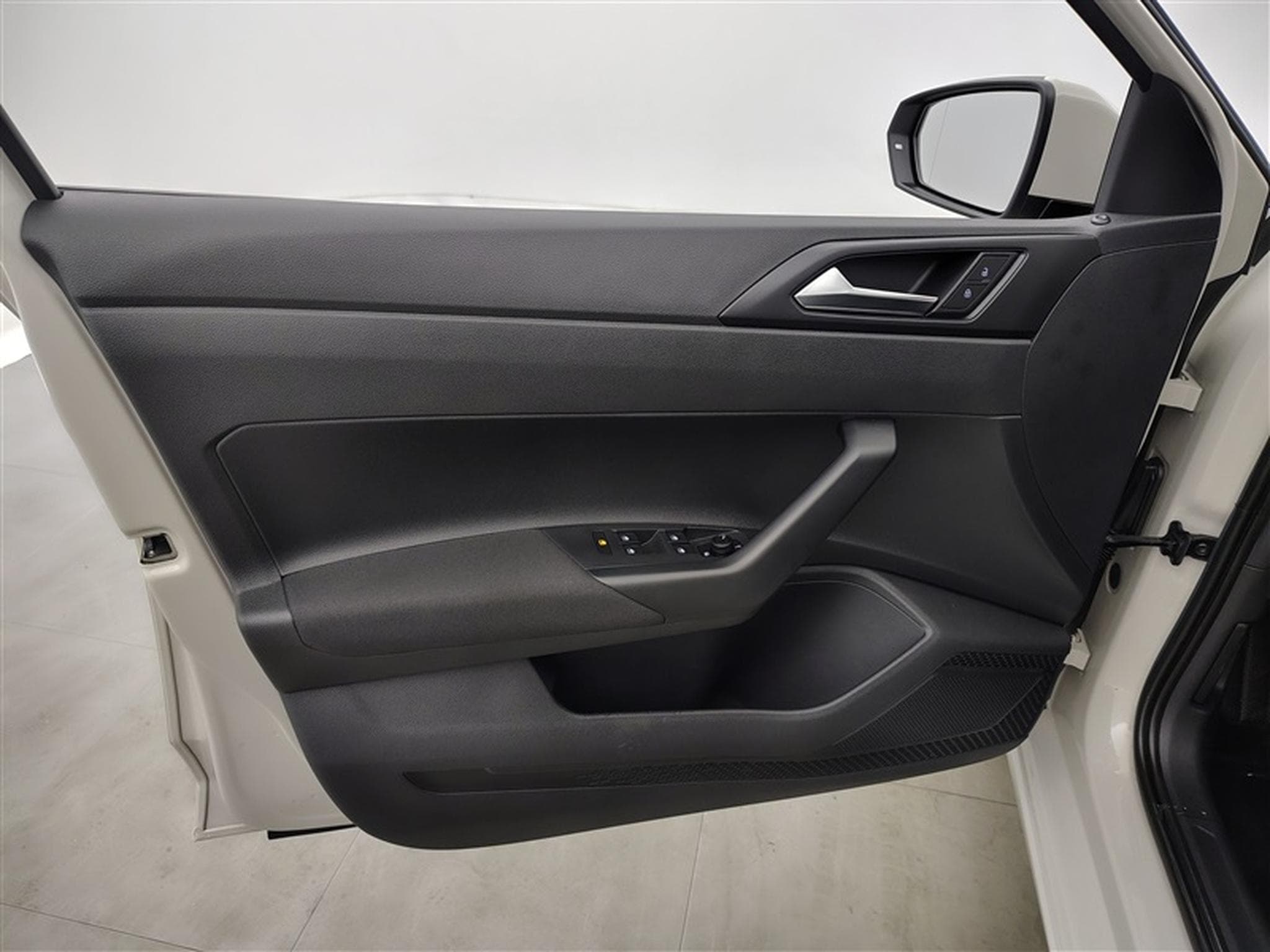 VW Polo 1.0 MPI  Carplay / Led / PDC av+ar (2024) - Photo 17