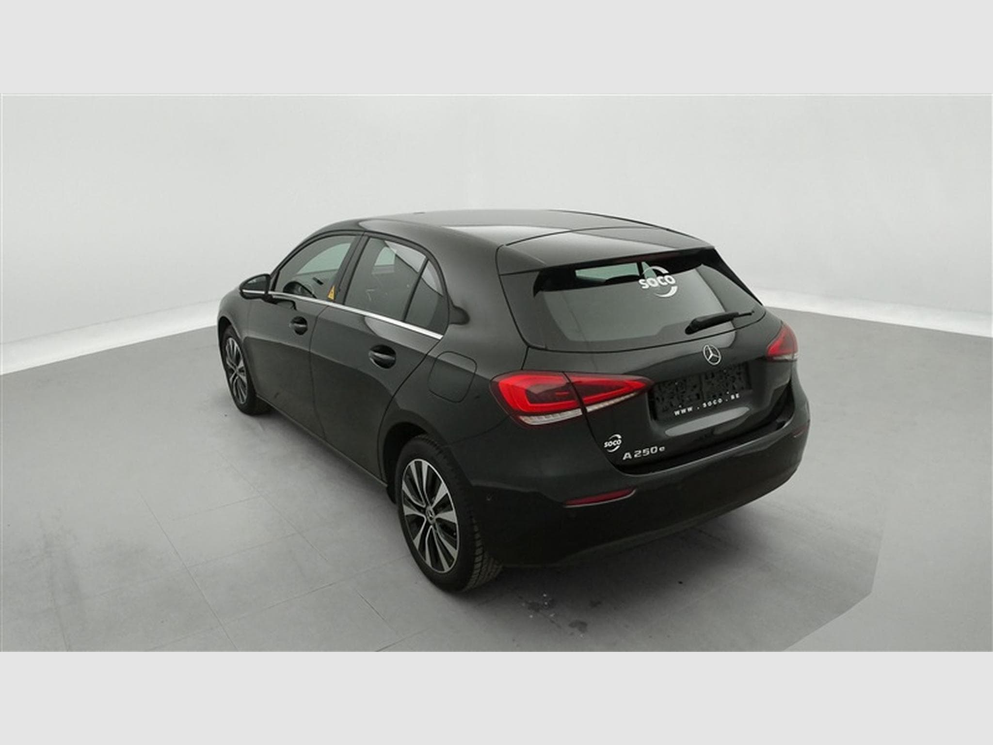 Mercedes A 250 e PHEV Business Solution Navi / Led / PDC av+ar (2021) - Photo 2