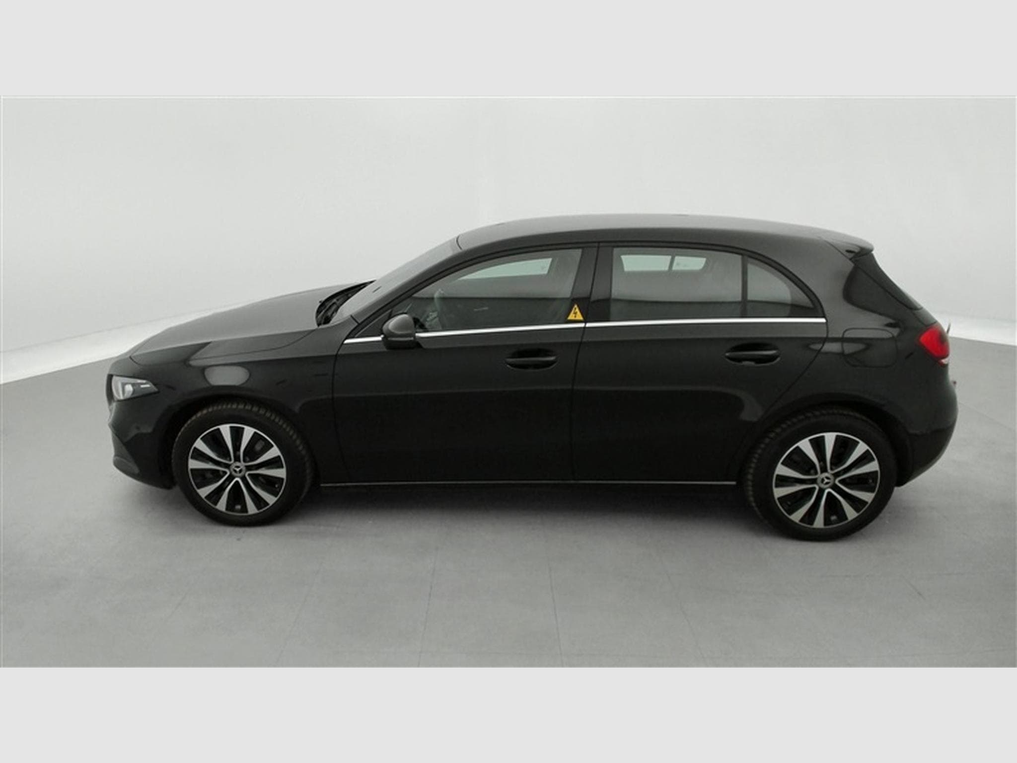 Mercedes A 250 e PHEV Business Solution Navi / Led / PDC av+ar (2021) - Photo 3