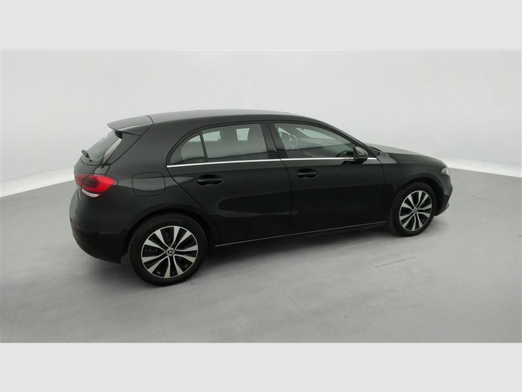 Mercedes A 250 e PHEV Business Solution Navi / Led / PDC av+ar (2021) - Photo 24