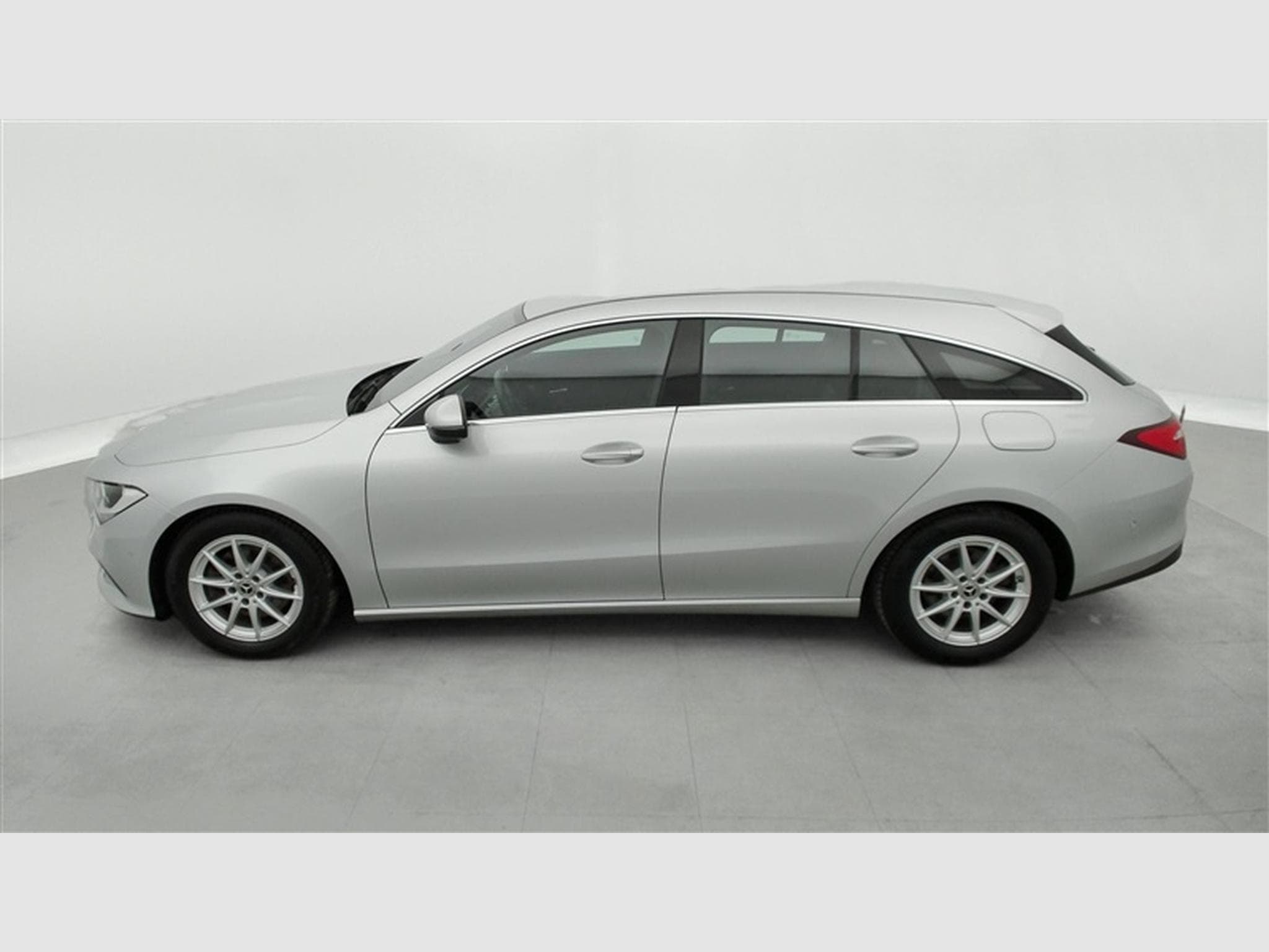Mercedes CLA 180 SB CLA180d Business NAVI / CAMERA / PDC AV+AR / JA 16" (2022) - Photo 3